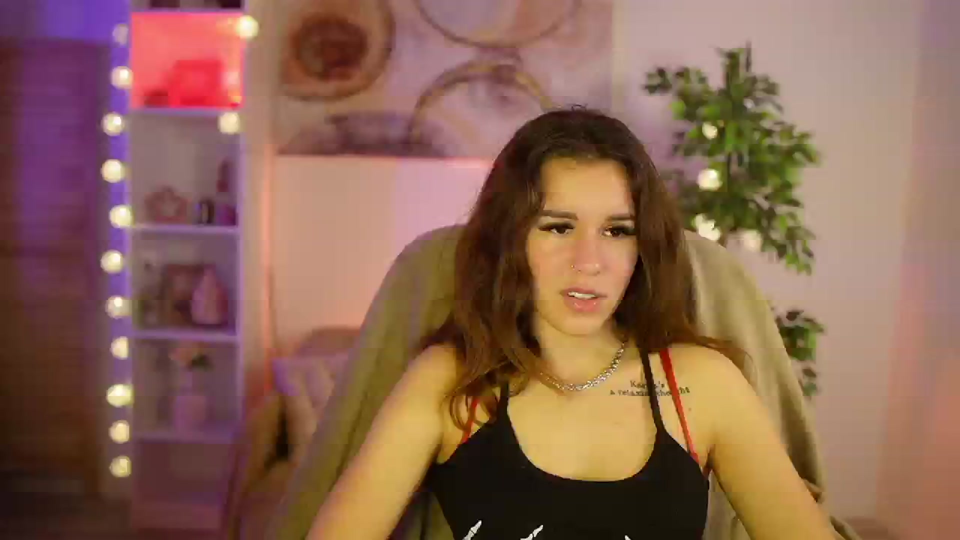 Gallery image thumbnail from Alyssa_Hall's myfreecams stream on, 04/01/2025, 17:46 image 15 of 20