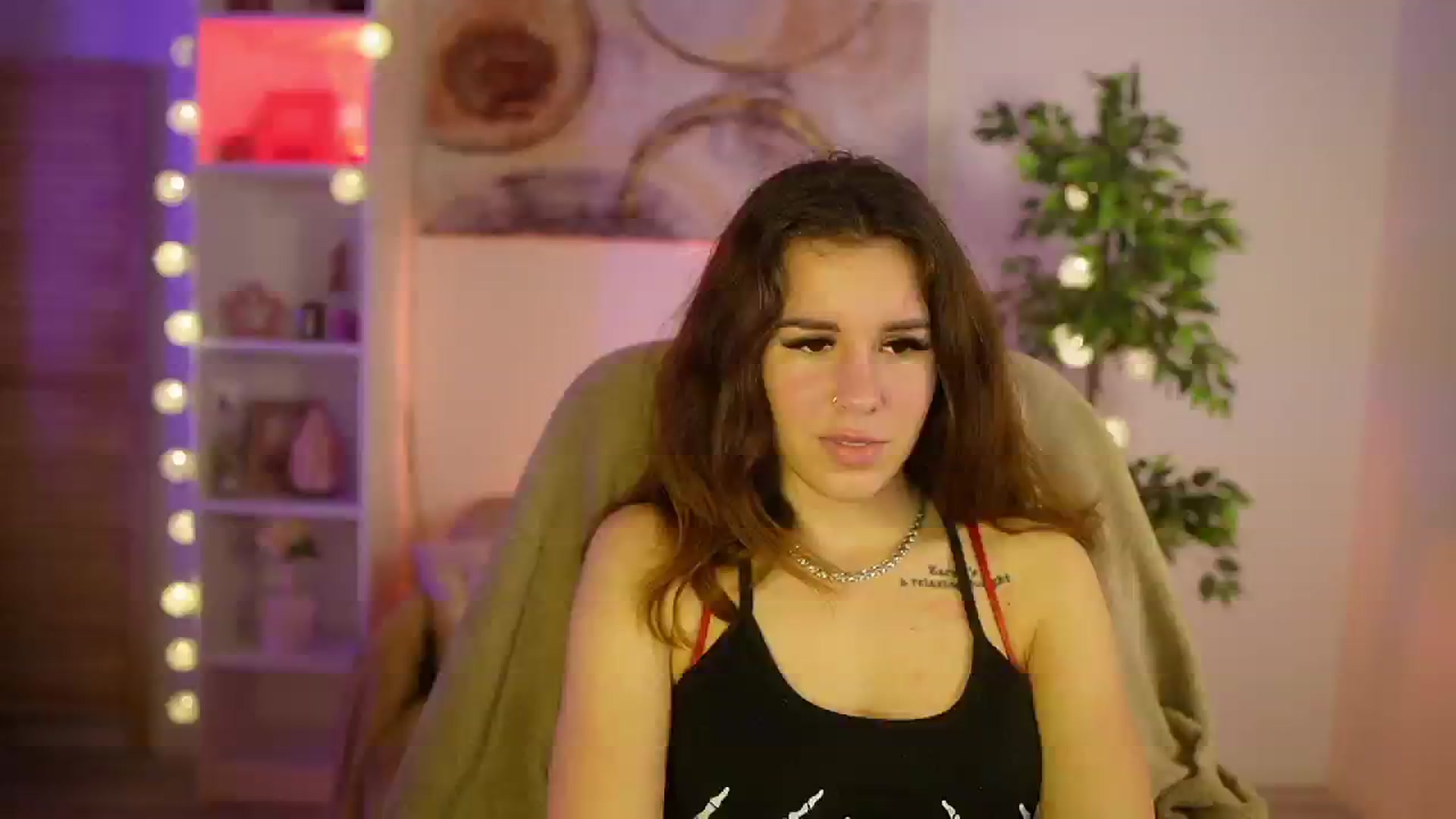 Gallery image thumbnail from Alyssa_Hall's myfreecams stream on, 04/01/2025, 17:46 image 3 of 20
