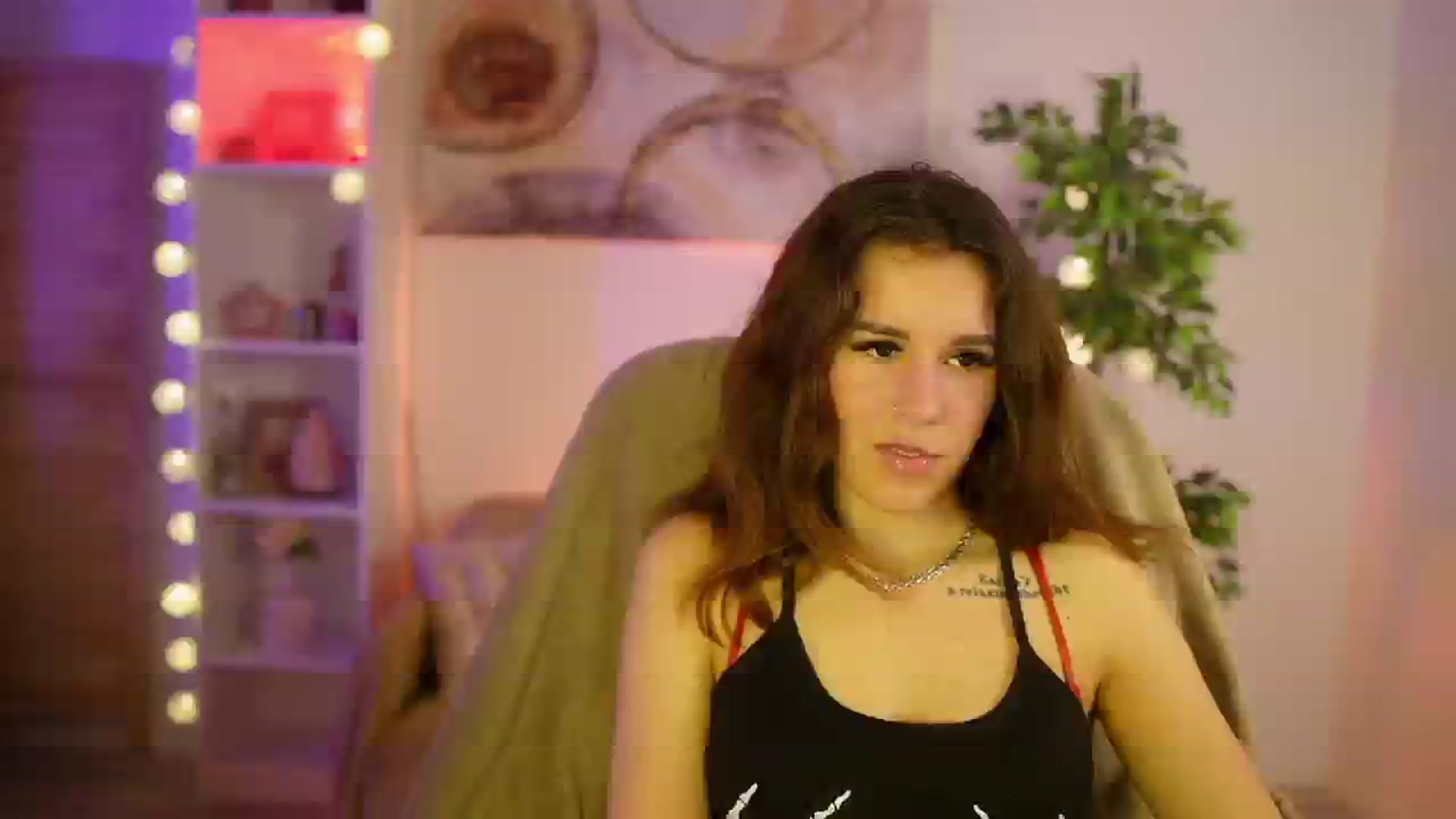 Gallery image thumbnail from Alyssa_Hall's myfreecams stream on, 04/01/2025, 17:46 image 14 of 20