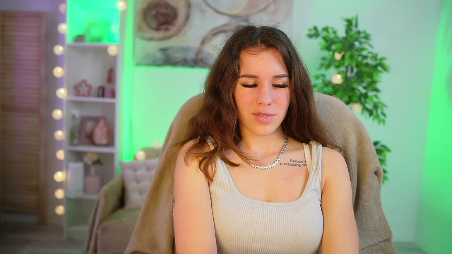 Gallery image thumbnail from Alyssa_Hall's myfreecams stream on, 04/02/2025, 13:11 image 14 of 20