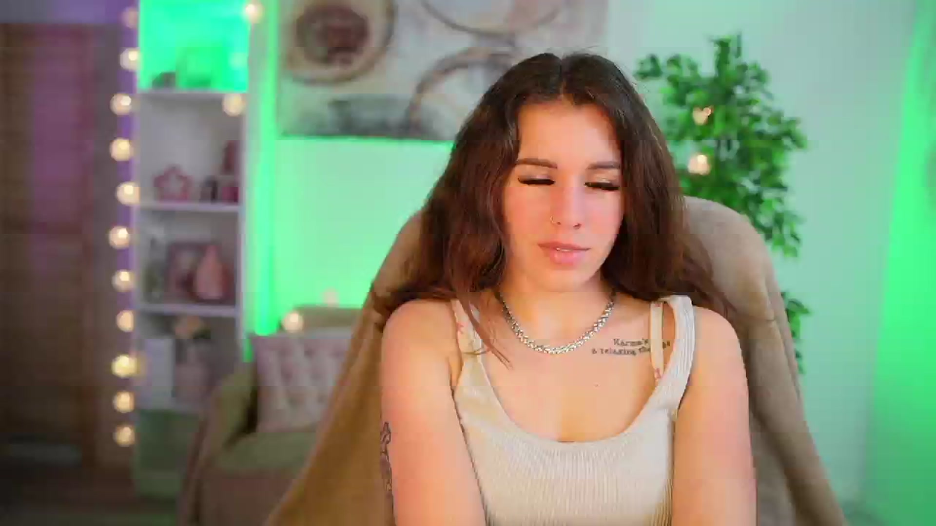 Gallery image thumbnail from Alyssa_Hall's myfreecams stream on, 04/02/2025, 17:32 image 10 of 20