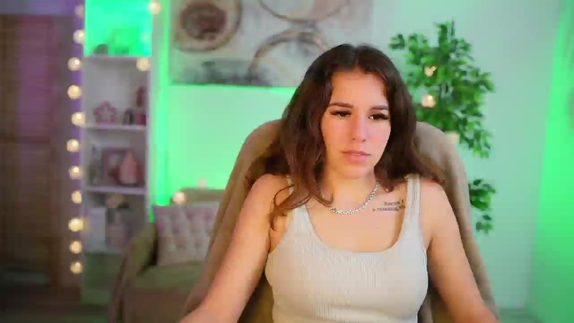 Gallery image thumbnail from Alyssa_Hall's myfreecams stream on, 04/02/2025, 17:32 image 18 of 20