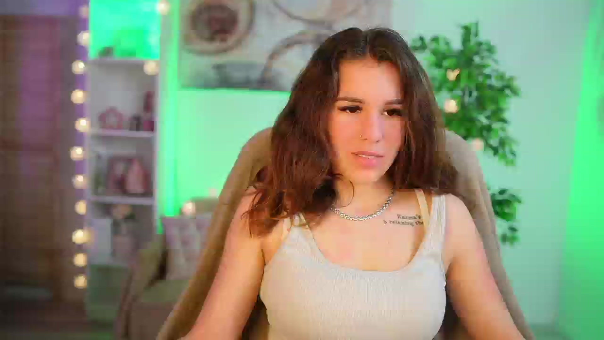 Gallery image thumbnail from Alyssa_Hall's myfreecams stream on, 04/02/2025, 17:32 image 8 of 20