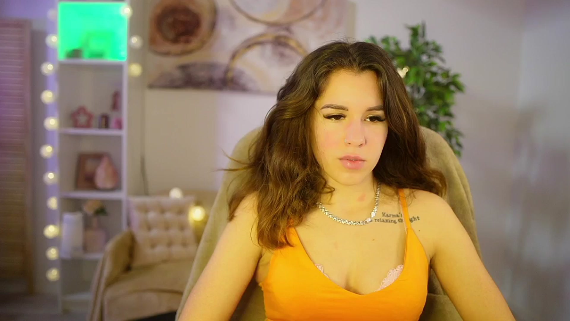 Gallery image thumbnail from Alyssa_Hall's myfreecams stream on, 04/04/2025, 15:04 image 19 of 20