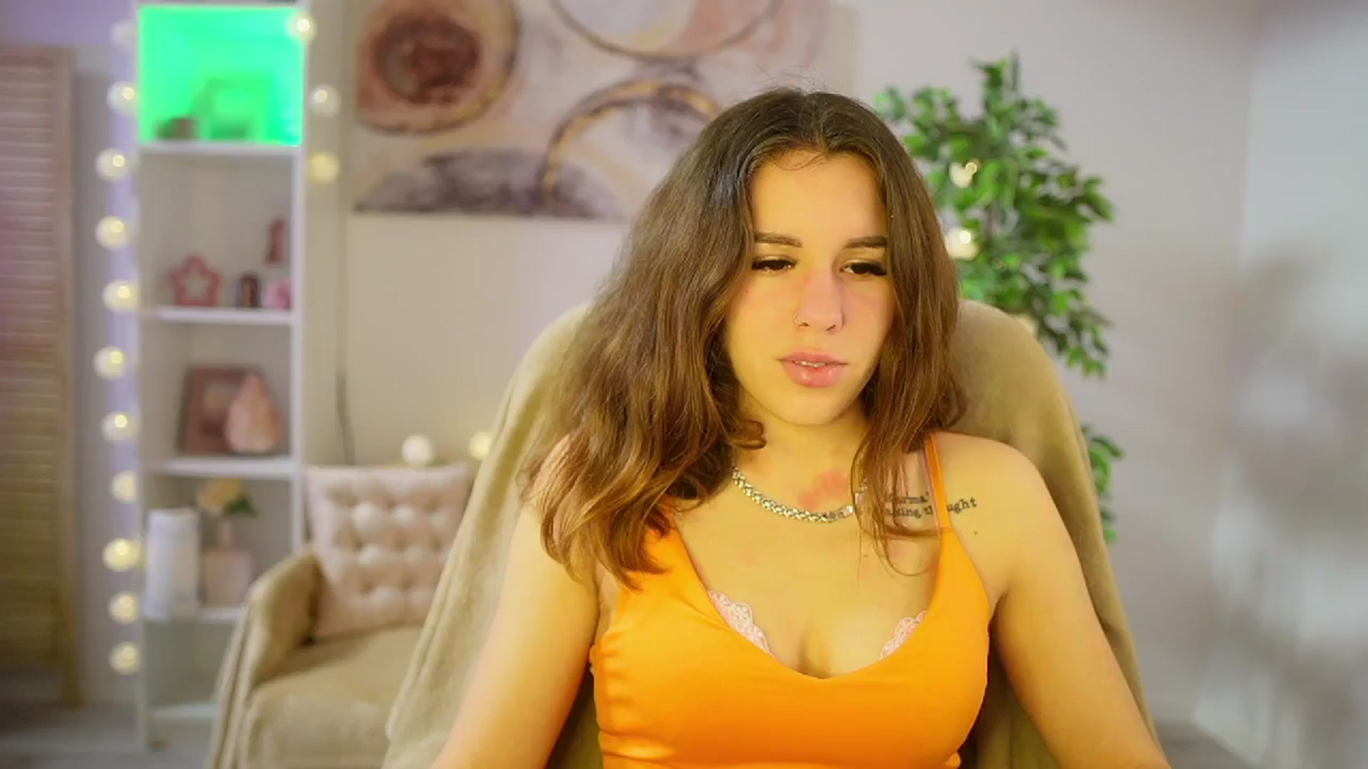Gallery image thumbnail from Alyssa_Hall's myfreecams stream on, 04/04/2025, 15:04 image 1 of 20
