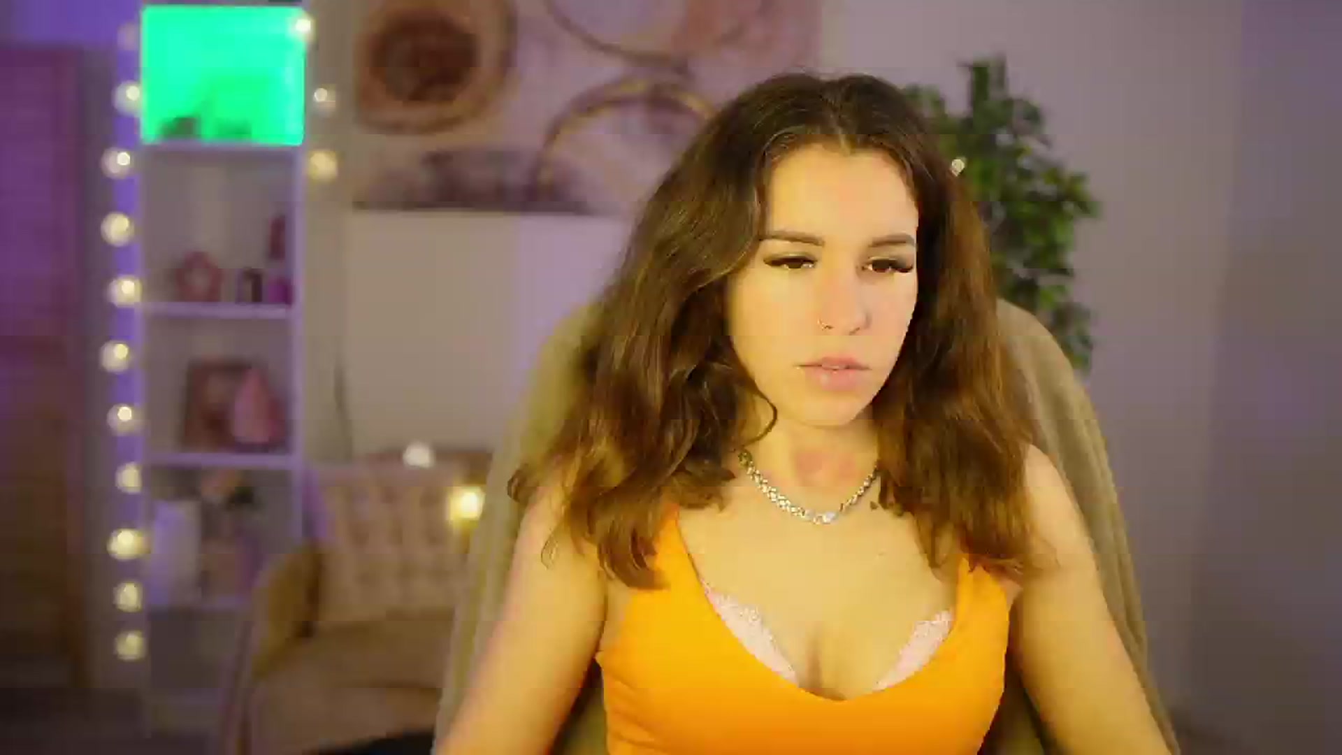 Gallery image thumbnail from Alyssa_Hall's myfreecams stream on, 04/04/2025, 16:29 image 18 of 20