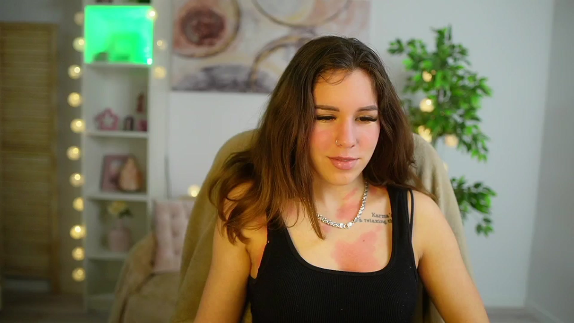 Gallery image thumbnail from Alyssa_Hall's myfreecams stream on, 04/08/2025, 14:20 image 20 of 20
