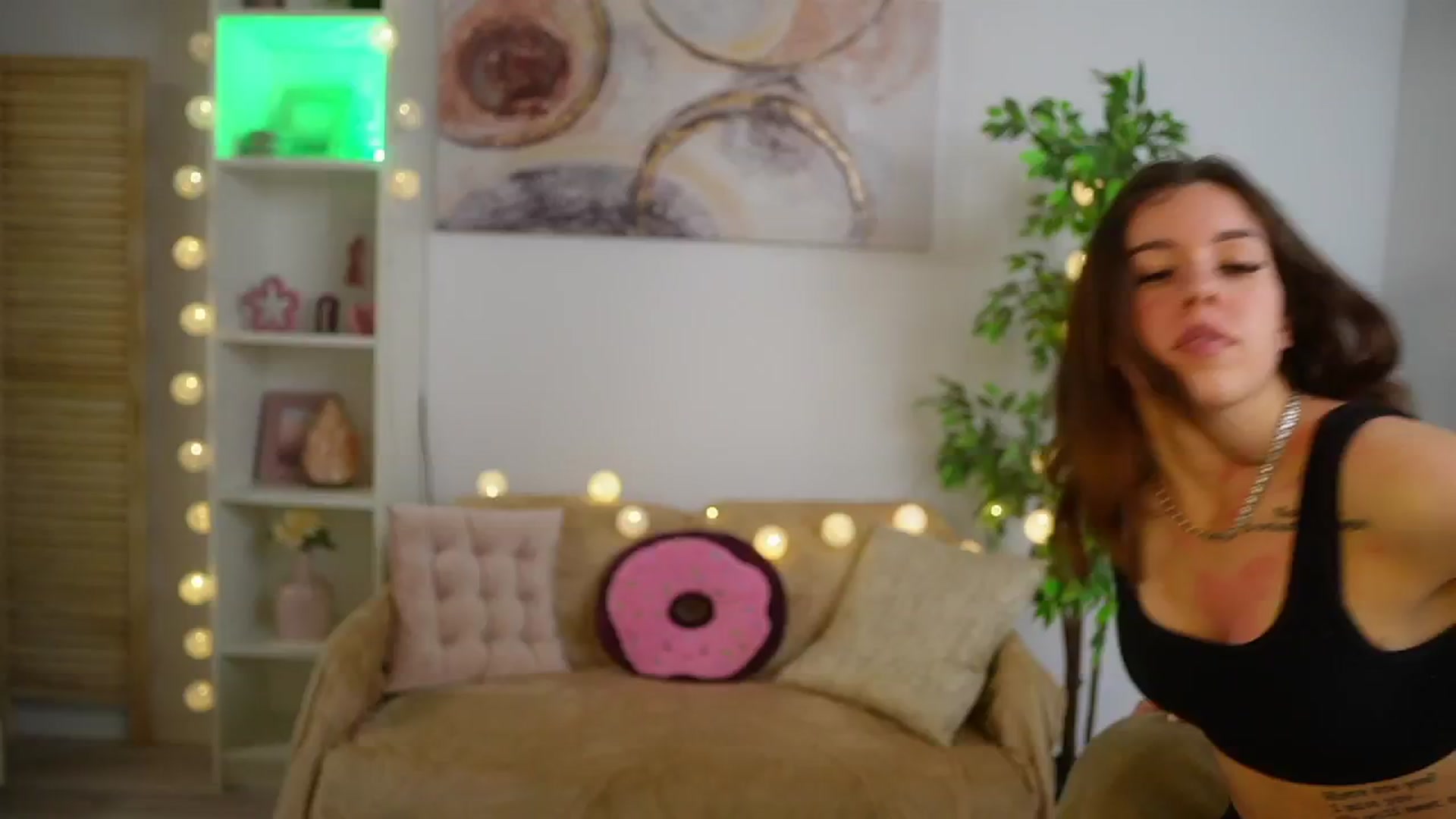 Gallery image thumbnail from Alyssa_Hall's myfreecams stream on, 04/08/2025, 14:20 image 10 of 20
