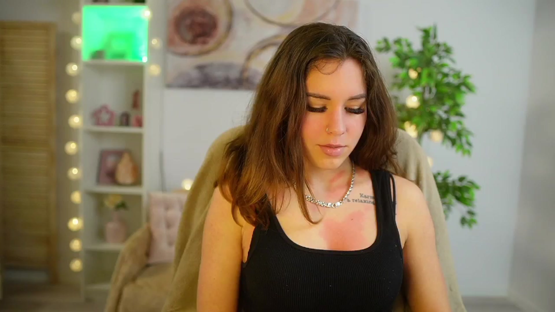 Gallery image thumbnail from Alyssa_Hall's myfreecams stream on, 04/08/2025, 14:20 image 11 of 20