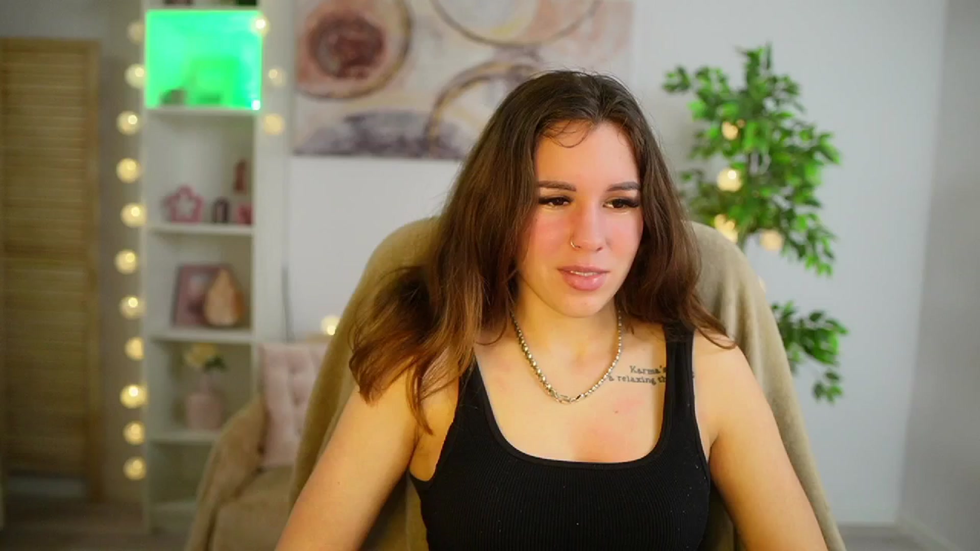 Gallery image thumbnail from Alyssa_Hall's myfreecams stream on, 04/08/2025, 15:08 image 10 of 20