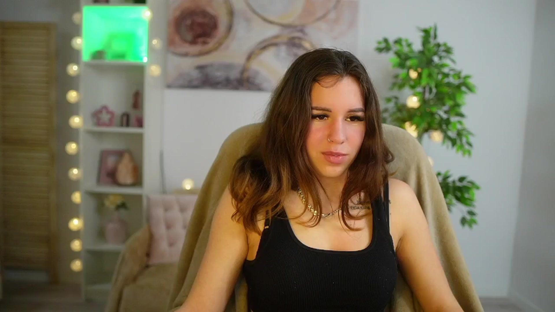 Gallery image thumbnail from Alyssa_Hall's myfreecams stream on, 04/08/2025, 15:08 image 16 of 20