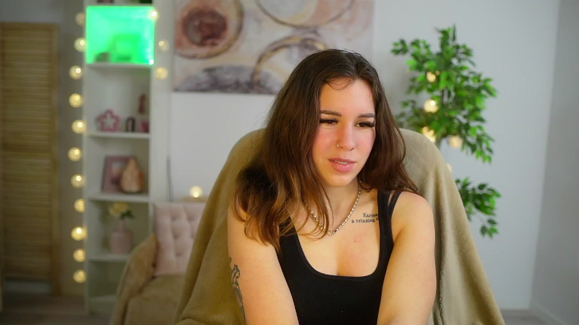 Gallery image thumbnail from Alyssa_Hall's myfreecams stream on, 04/08/2025, 15:08 image 15 of 20