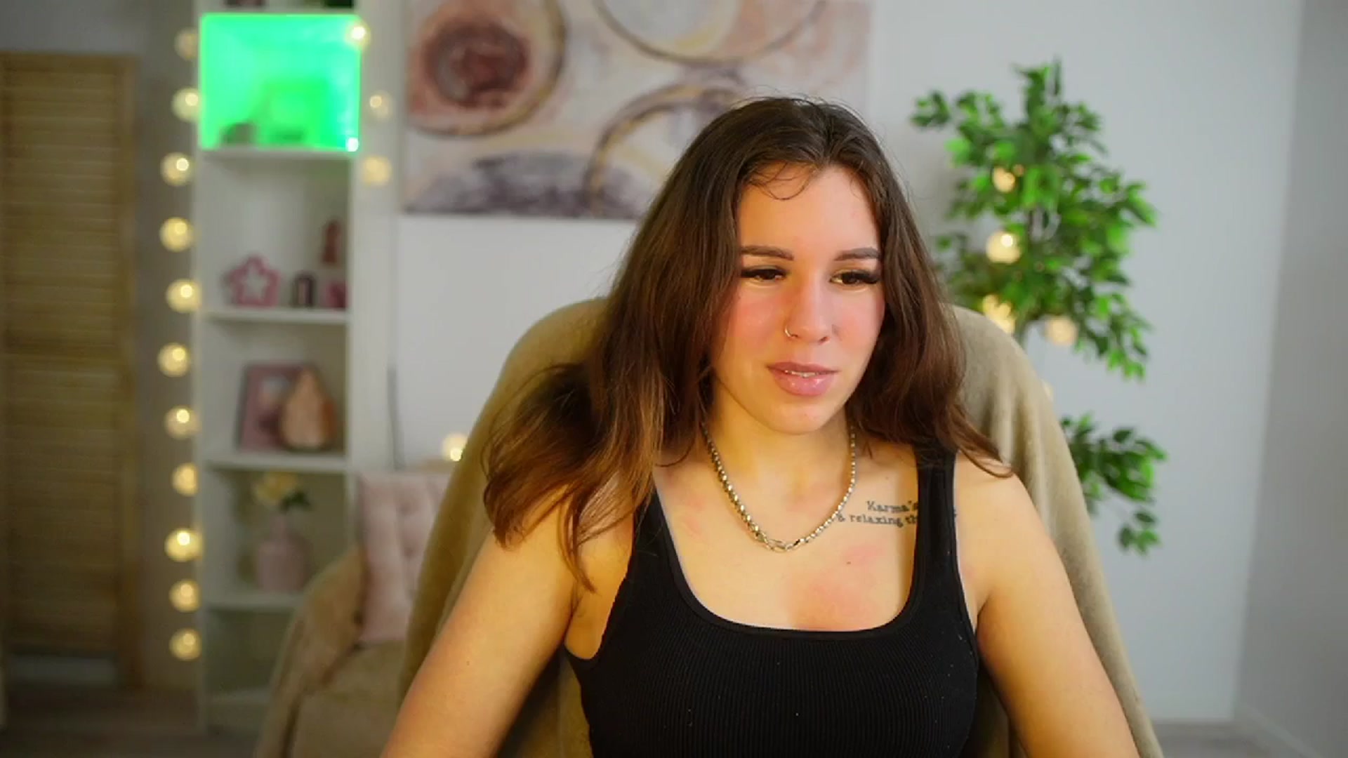 Gallery image thumbnail from Alyssa_Hall's myfreecams stream on, 04/08/2025, 15:08 image 9 of 20