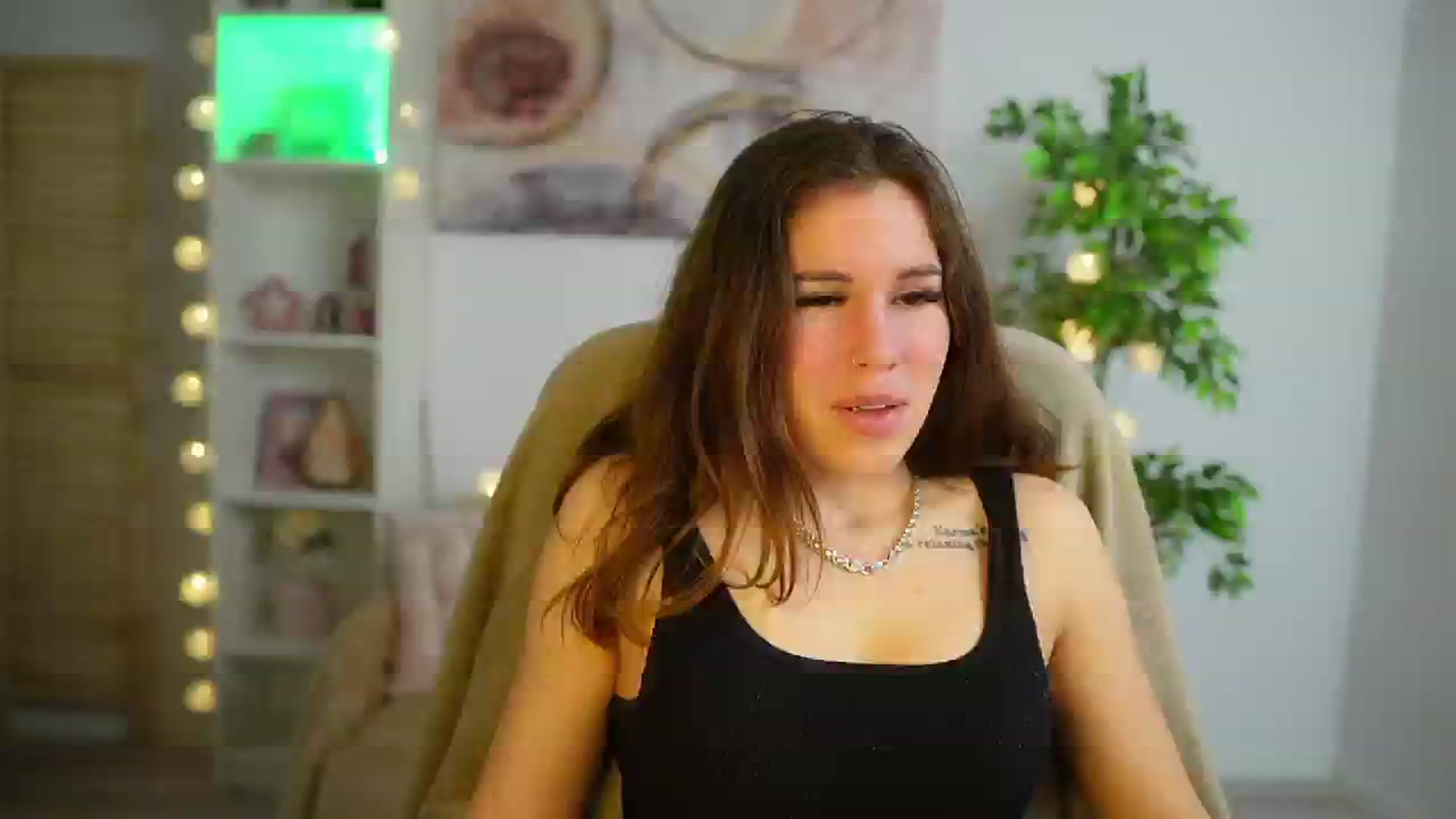 Gallery image thumbnail from Alyssa_Hall's myfreecams stream on, 04/08/2025, 16:13 image 8 of 20