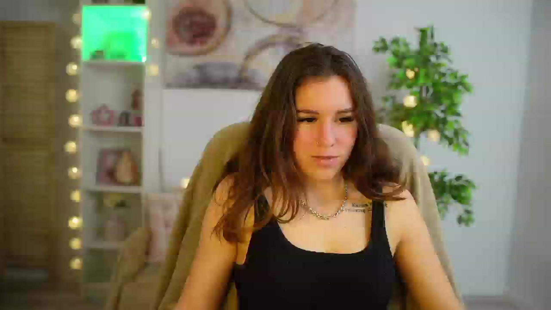 Gallery image thumbnail from Alyssa_Hall's myfreecams stream on, 04/08/2025, 16:13 image 7 of 20