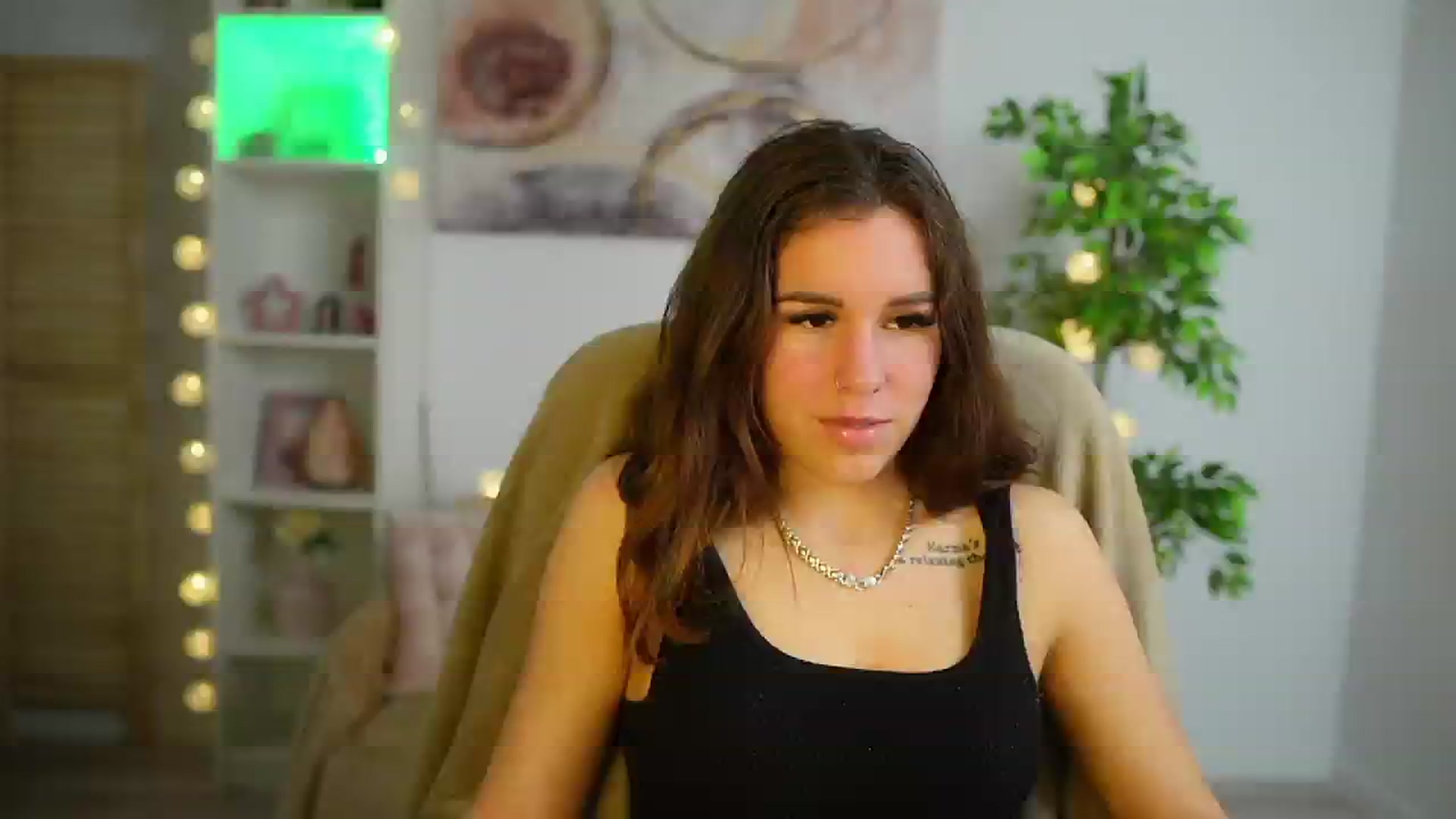 Gallery image thumbnail from Alyssa_Hall's myfreecams stream on, 04/08/2025, 16:13 image 10 of 20