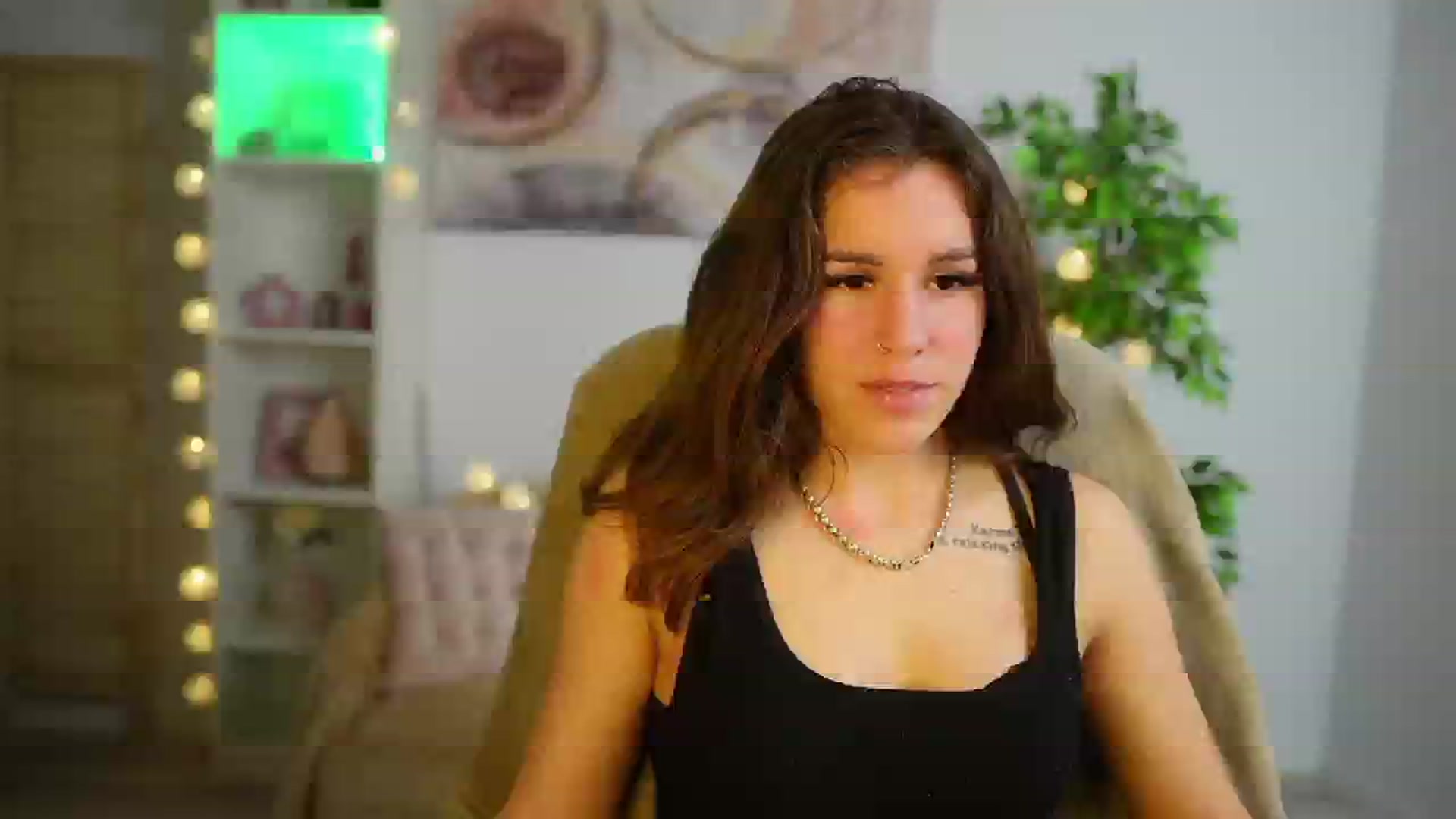 Gallery image thumbnail from Alyssa_Hall's myfreecams stream on, 04/08/2025, 17:30 image 2 of 20