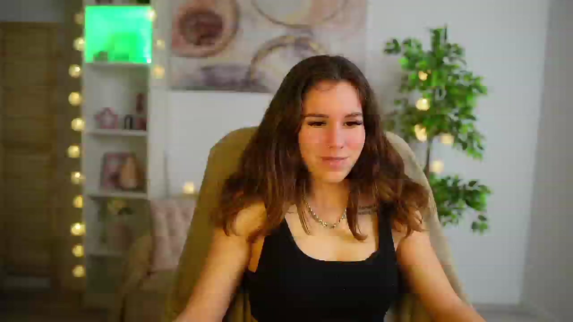 Gallery image thumbnail from Alyssa_Hall's myfreecams stream on, 04/08/2025, 17:30 image 20 of 20