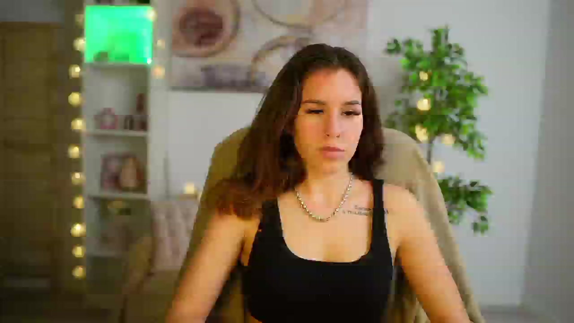 Gallery image thumbnail from Alyssa_Hall's myfreecams stream on, 04/08/2025, 17:30 image 10 of 20