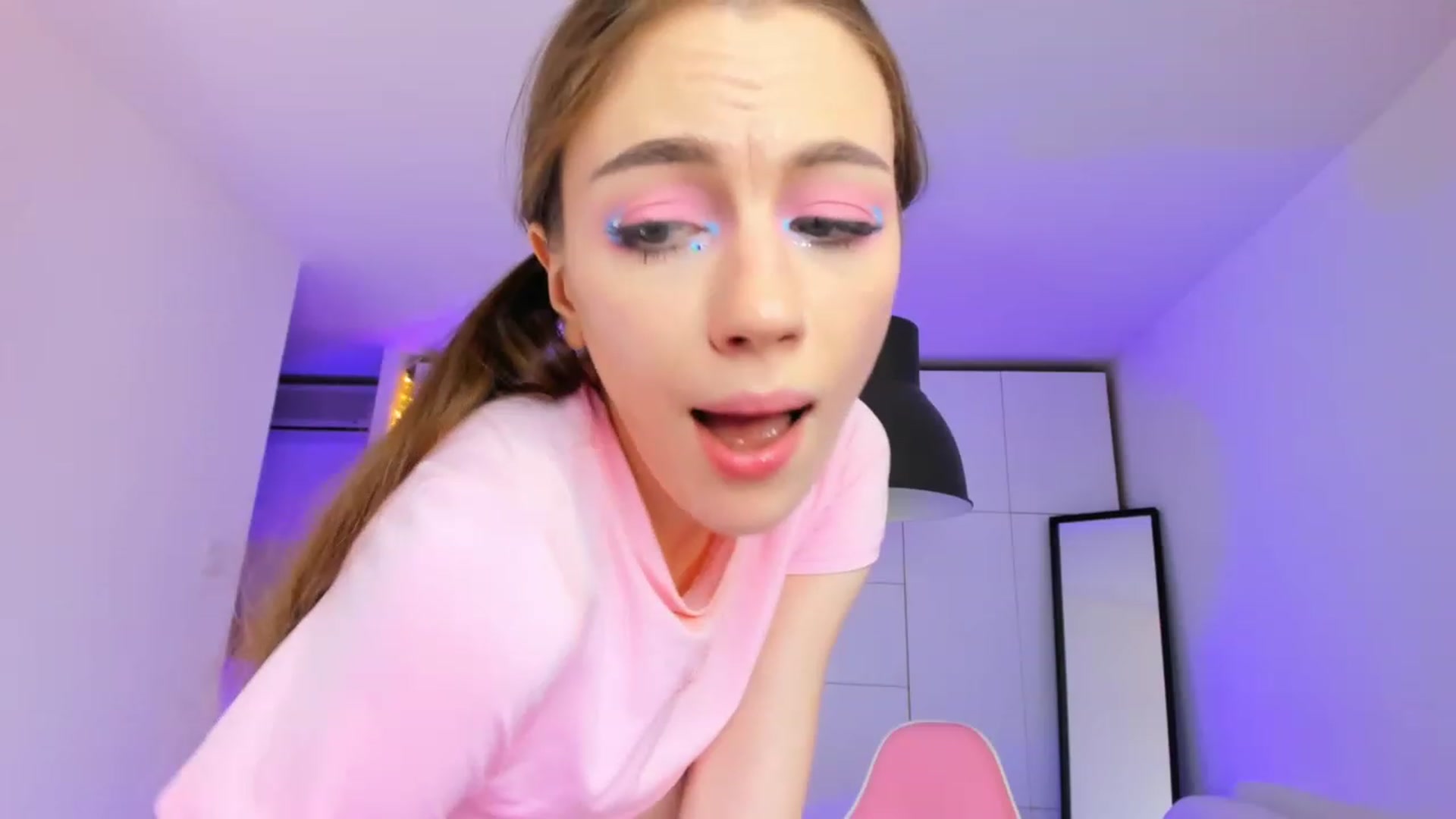 Gallery image thumbnail from Alyssa_Smit's myfreecams stream on, 11/21/2022, 11:09 image 20 of 20