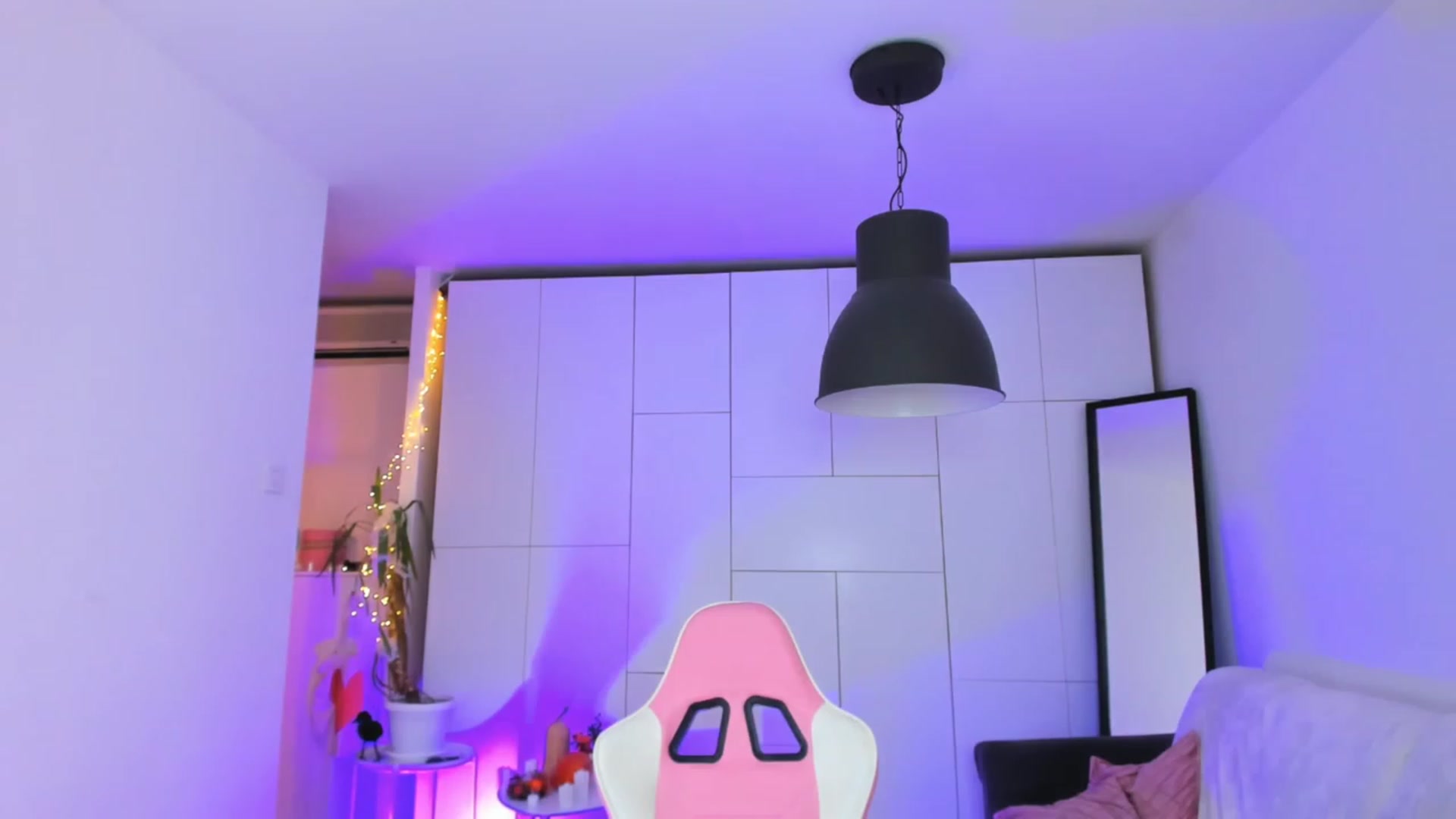 Gallery image thumbnail from Alyssa_Smit's myfreecams stream on, 12/05/2022, 08:40 image 2 of 20