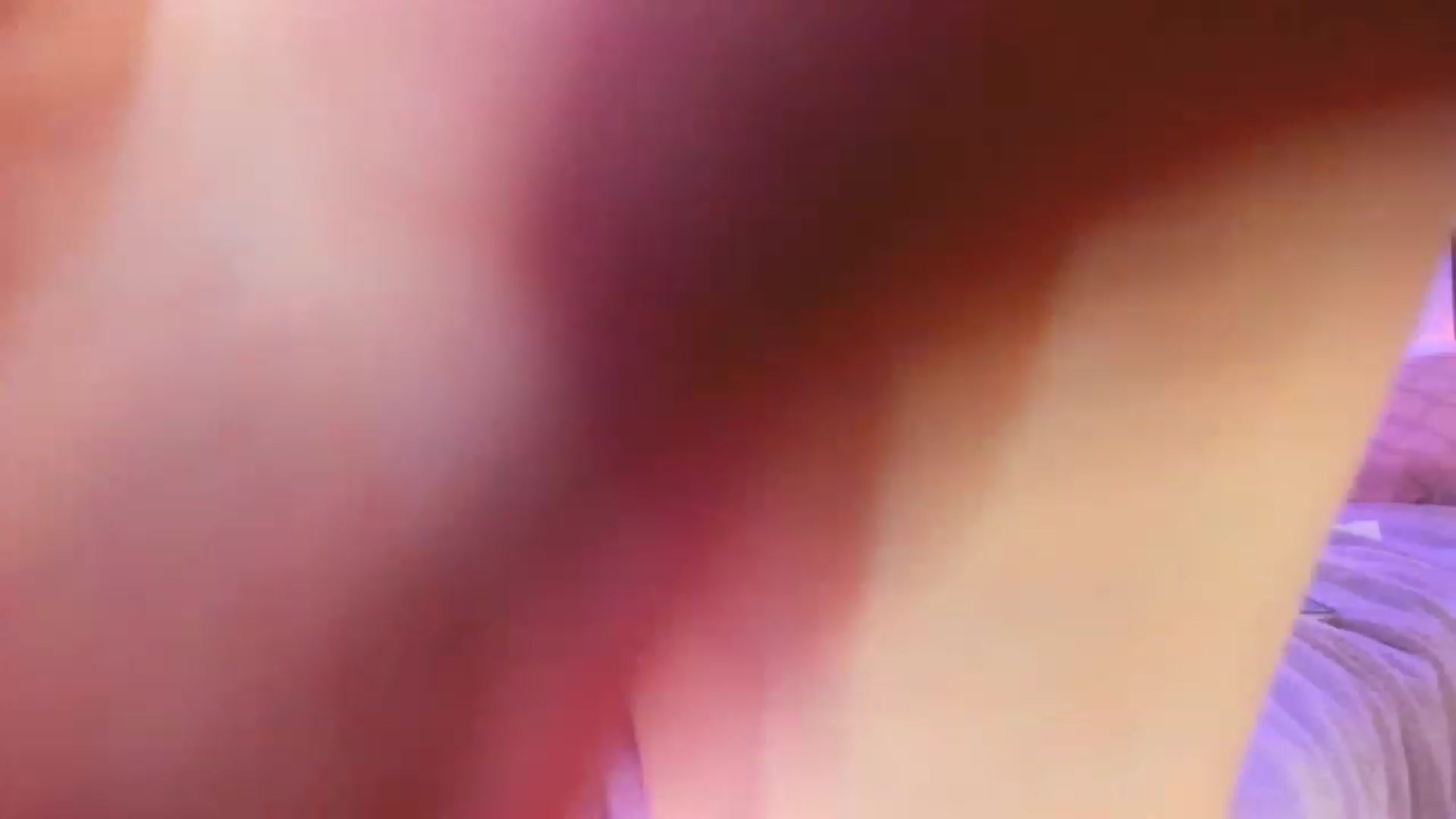 Gallery image thumbnail from Alyssa_Smit's myfreecams stream on, 12/24/2022, 12:06 image 17 of 20