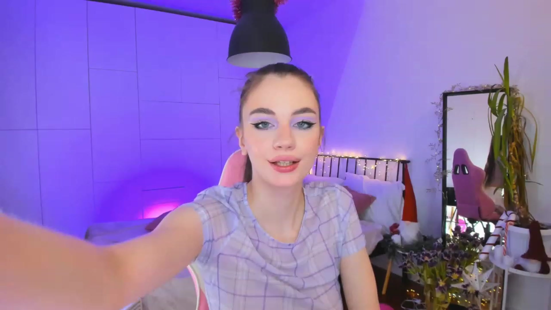 Gallery image thumbnail from Alyssa_Smit's myfreecams stream on, 01/25/2023, 12:14 image 4 of 20