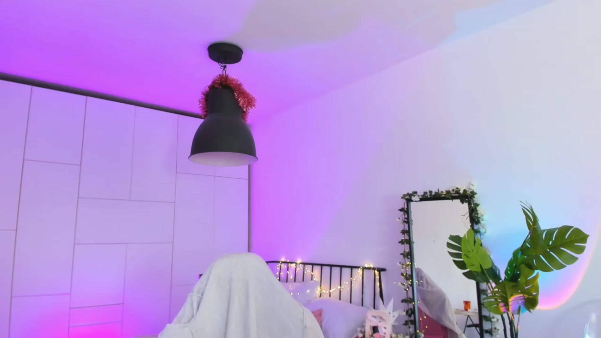 Gallery image thumbnail from Alyssa_Smit's myfreecams stream on, 03/22/2023, 07:50 image 10 of 20