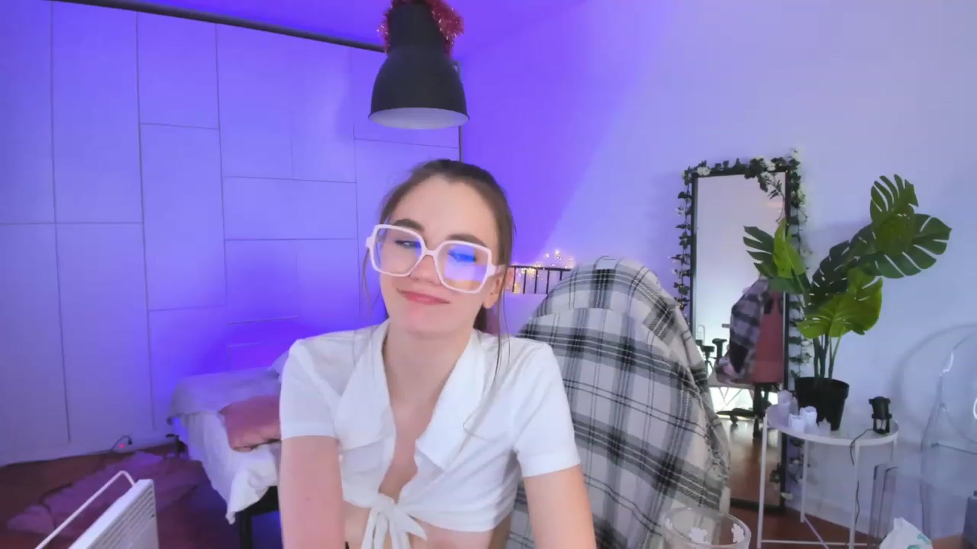 Gallery image thumbnail from Alyssa_Smit's myfreecams stream on, 04/02/2023, 09:43 image 20 of 20