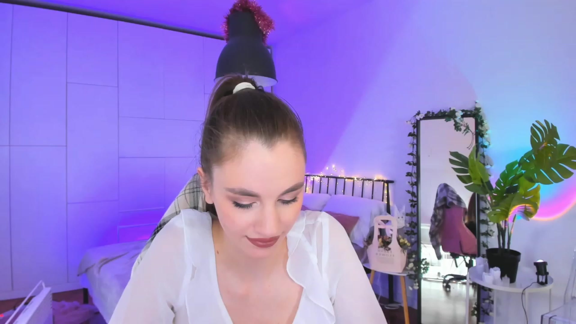Gallery image thumbnail from Alyssa_Smit's myfreecams stream on, 04/08/2023, 10:05 image 14 of 20