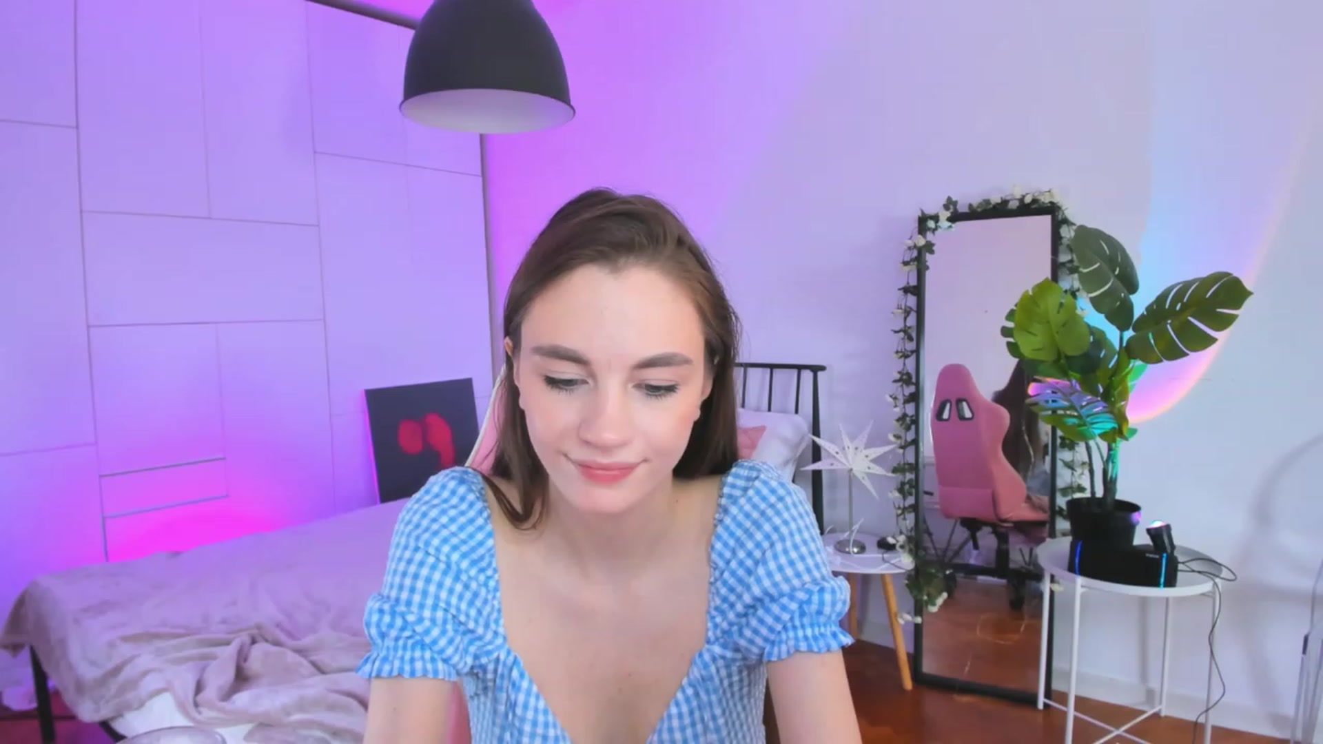 Gallery image thumbnail from Alyssa_Smit's myfreecams stream on, 04/19/2023, 09:25 image 3 of 20