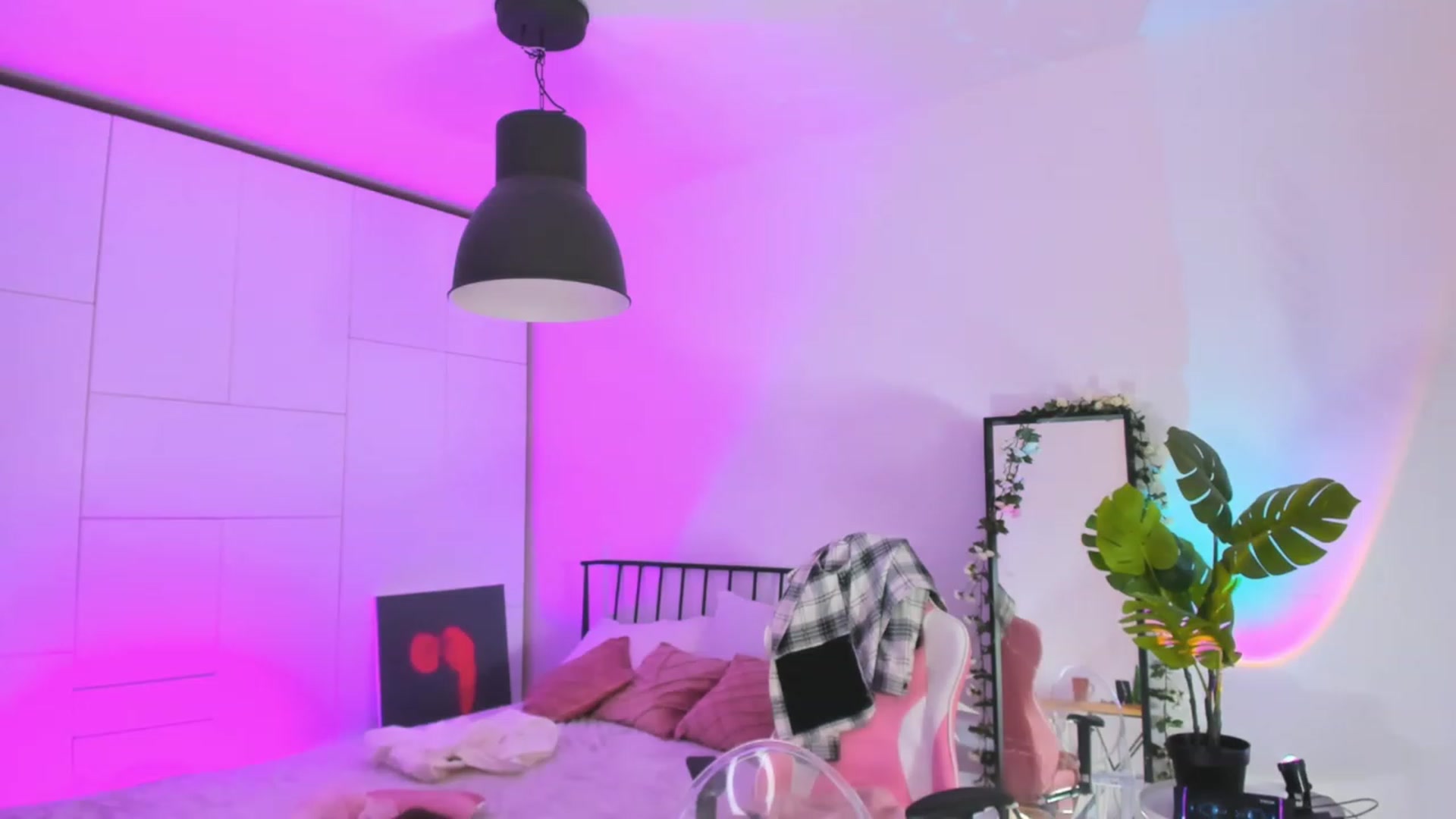 Gallery image thumbnail from Alyssa_Smit's myfreecams stream on, 04/25/2023, 10:01 image 5 of 20