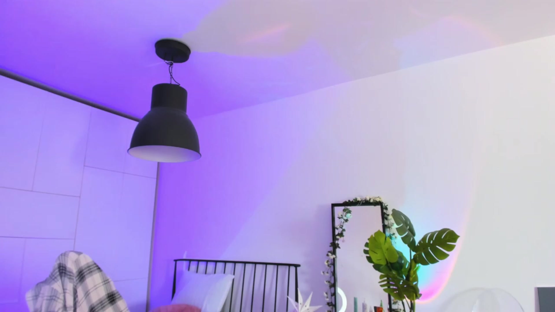 Gallery image thumbnail from Alyssa_Smit's myfreecams stream on, 05/02/2023, 07:54 image 15 of 20