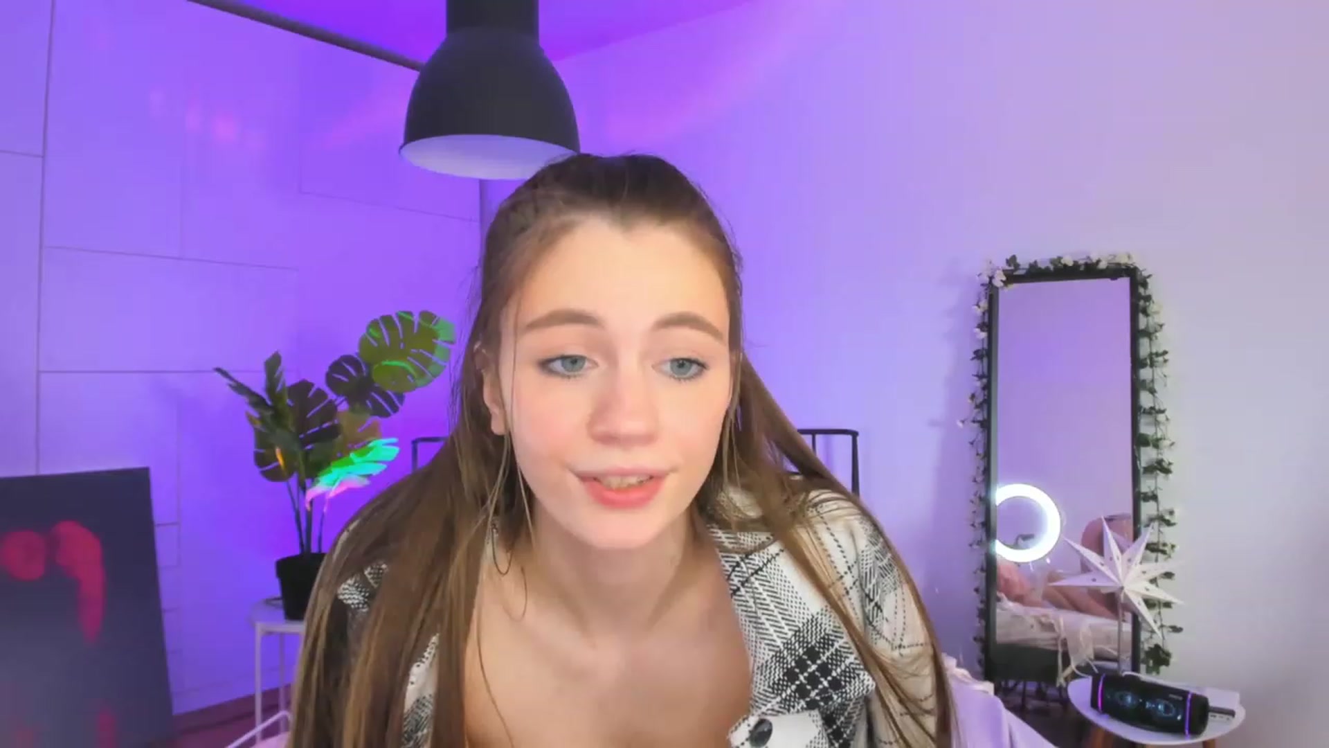 Gallery image thumbnail from Alyssa_Smit's myfreecams stream on, 05/14/2023, 11:19 image 6 of 20
