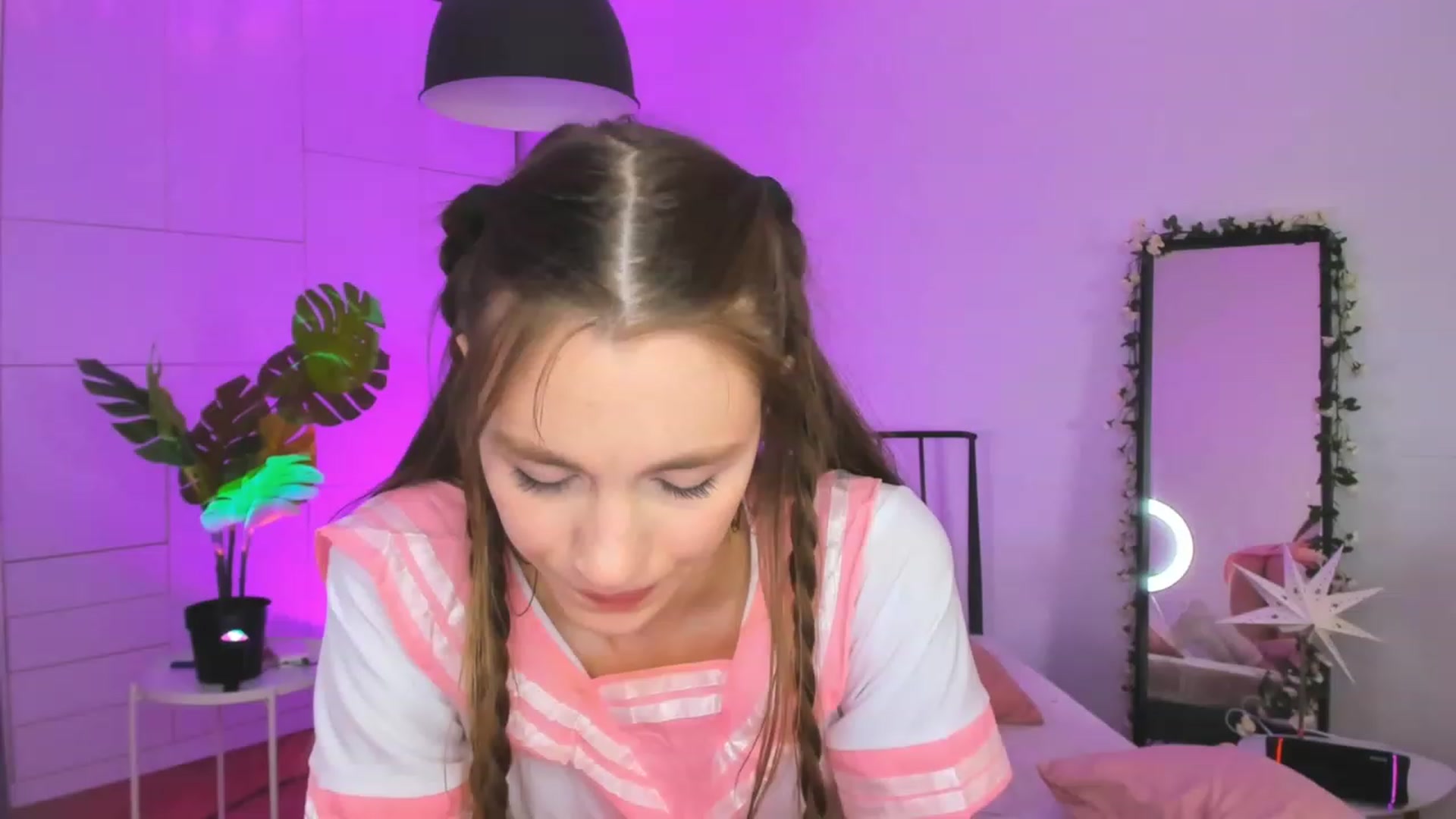 Gallery image thumbnail from Alyssa_Smit's myfreecams stream on, 05/18/2023, 11:16 image 3 of 20