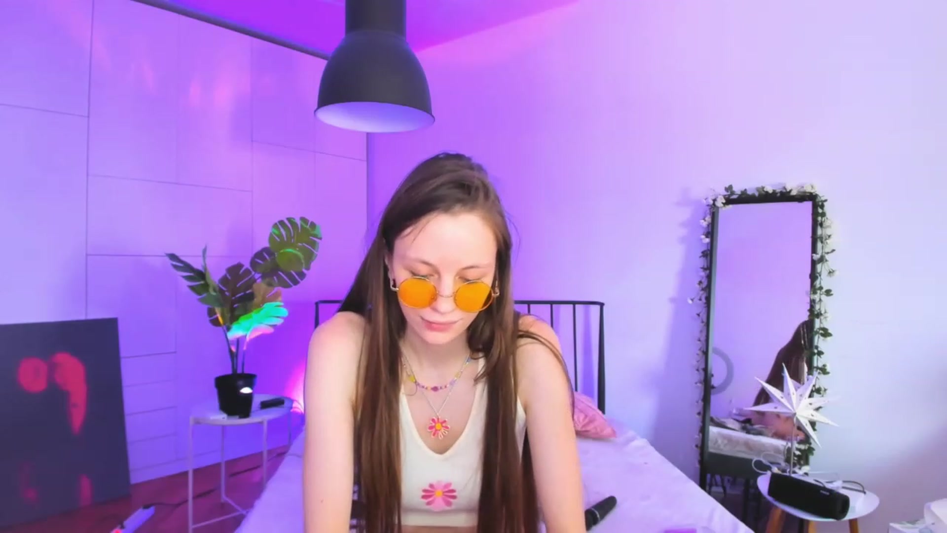 Gallery image thumbnail from Alyssa_Smit's myfreecams stream on, 05/21/2023, 11:34 image 4 of 20
