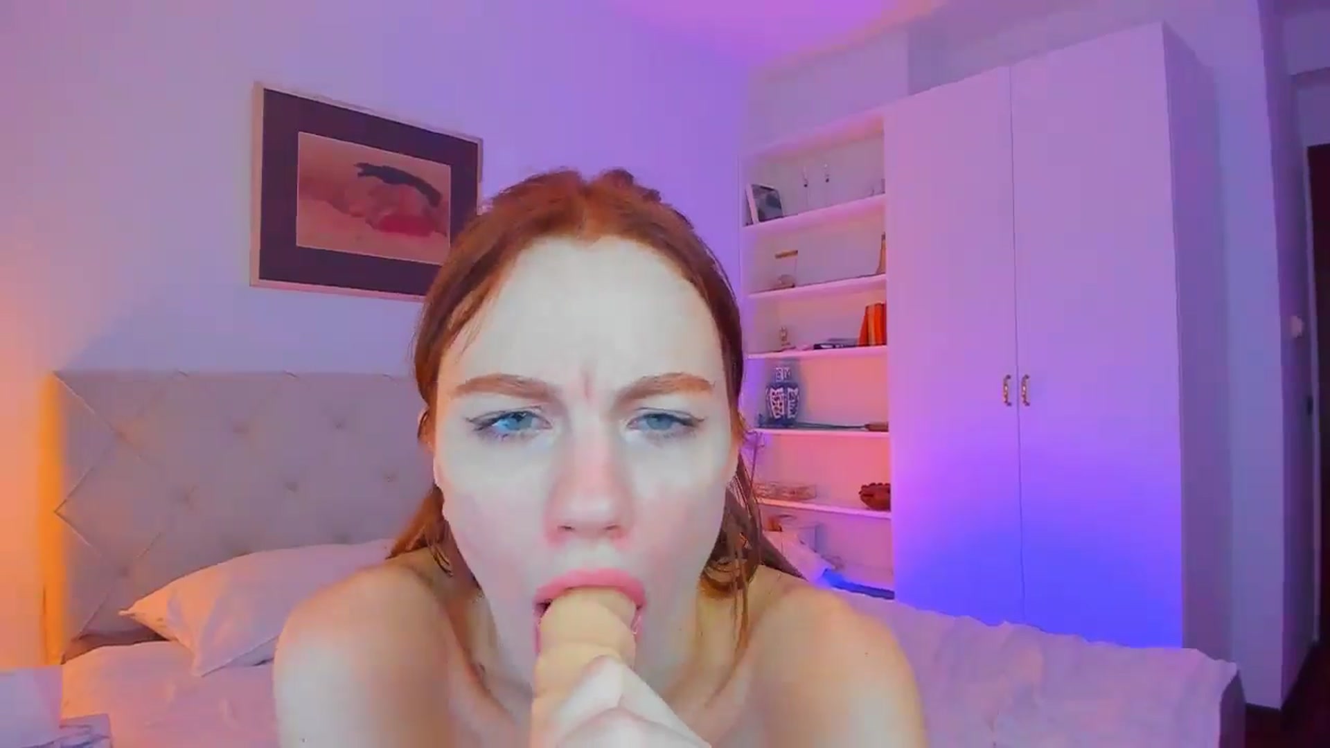 Gallery image thumbnail from Alyssa_Smit's myfreecams stream on, 09/02/2024, 24:38 image 10 of 20