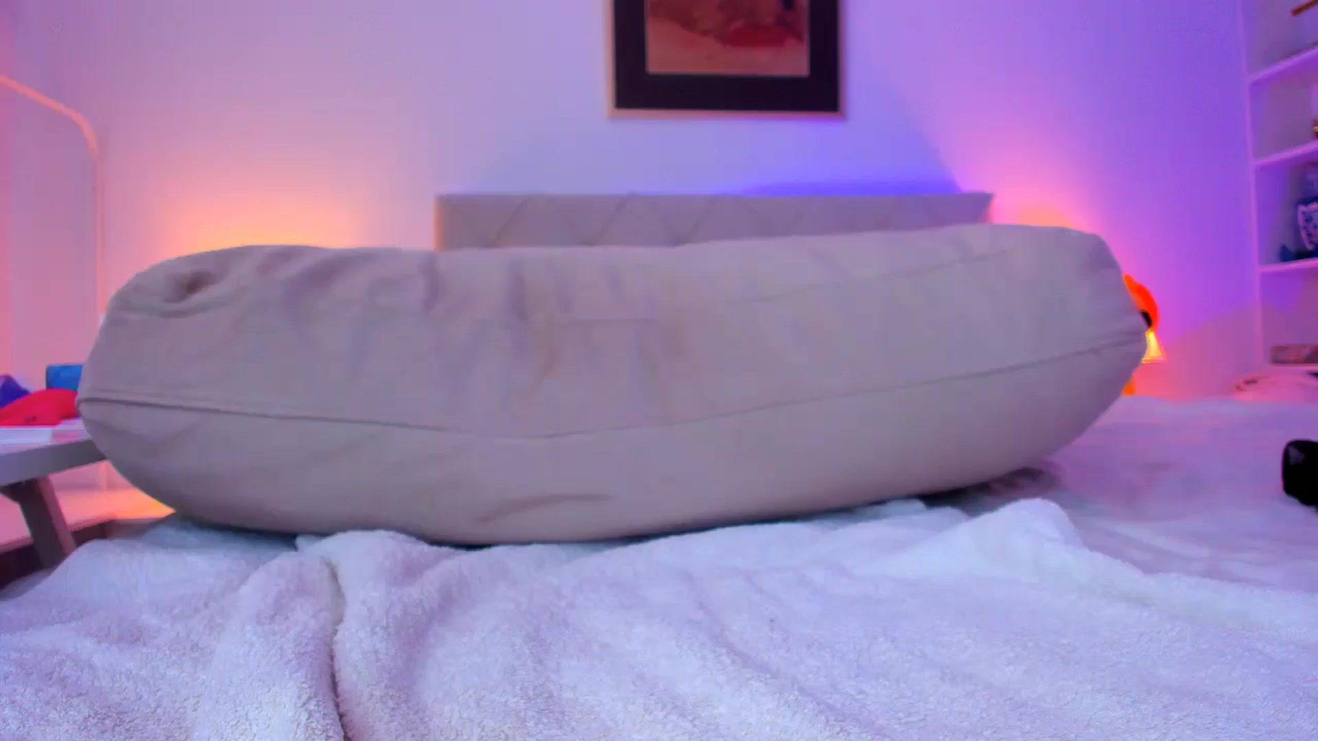 Gallery image thumbnail from Alyssa_Smit's myfreecams stream on, 09/04/2024, 12:02 image 3 of 20