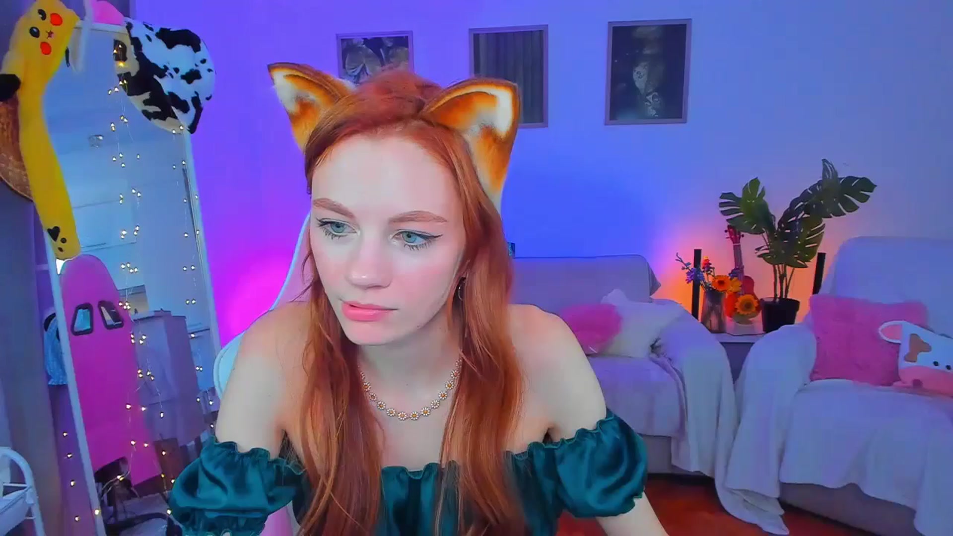 Gallery image thumbnail from Alyssa_Smit's myfreecams stream on, 10/23/2024, 13:19 image 11 of 20