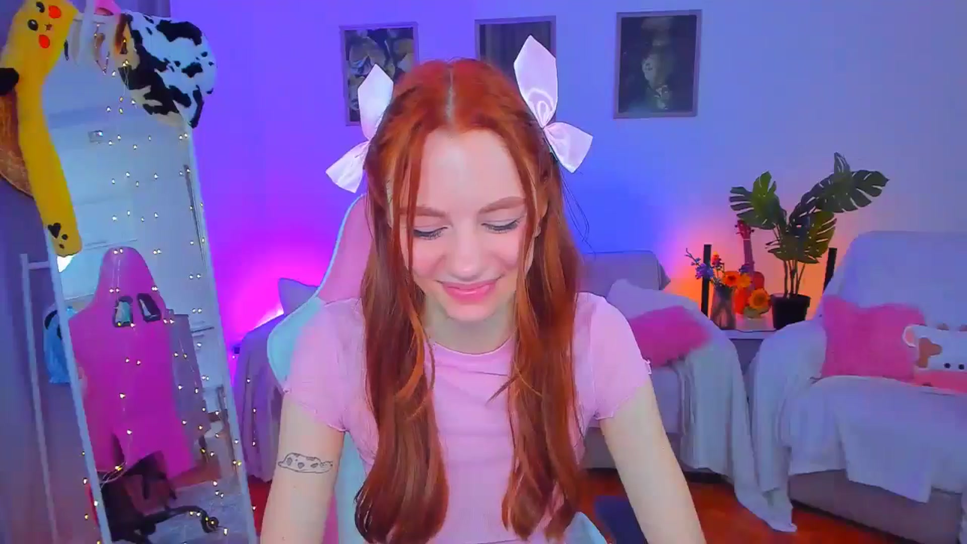 Gallery image thumbnail from Alyssa_Smit's myfreecams stream on, 10/24/2024, 12:50 image 18 of 20