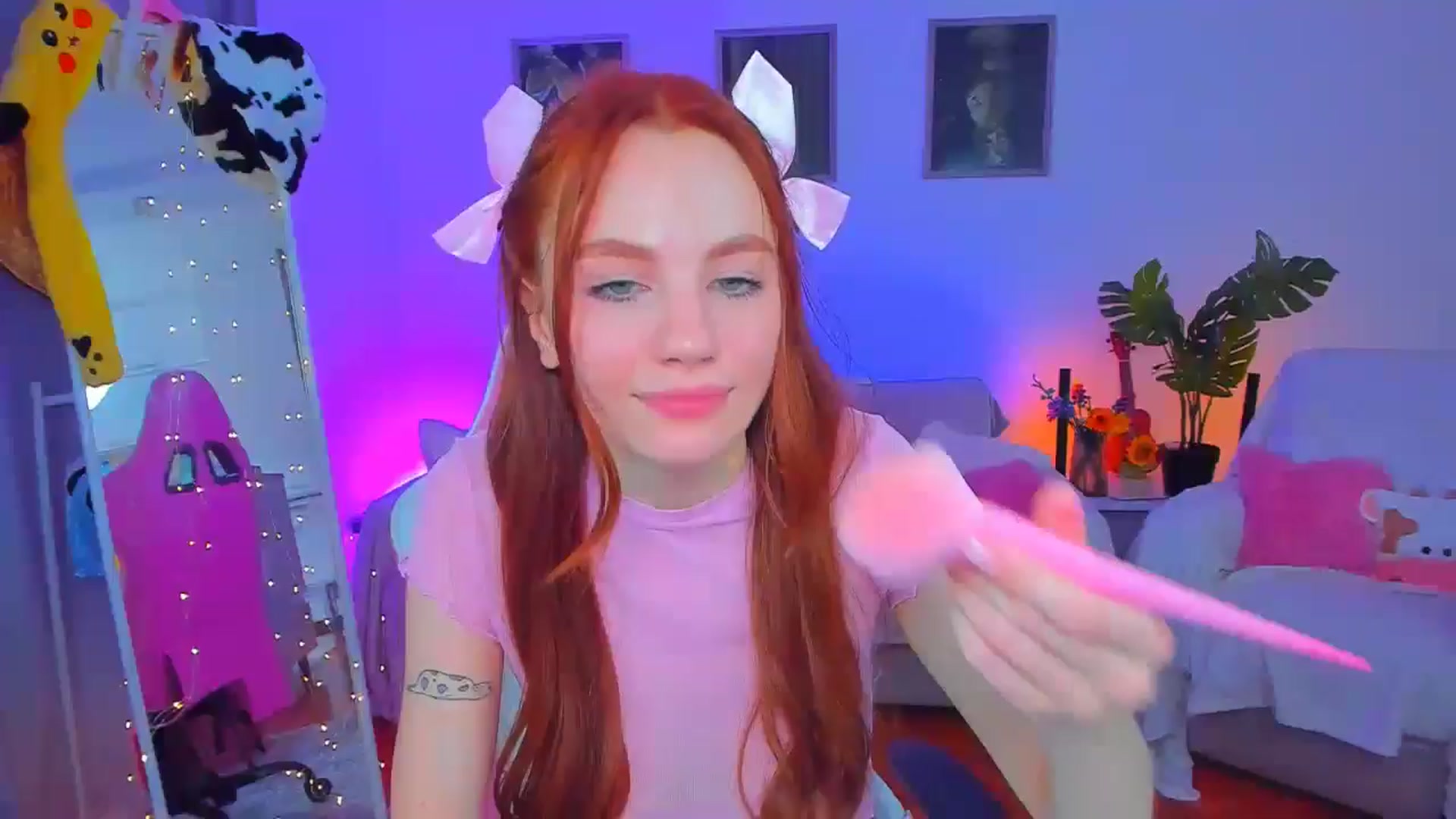 Gallery image thumbnail from Alyssa_Smit's myfreecams stream on, 10/24/2024, 12:50 image 13 of 20