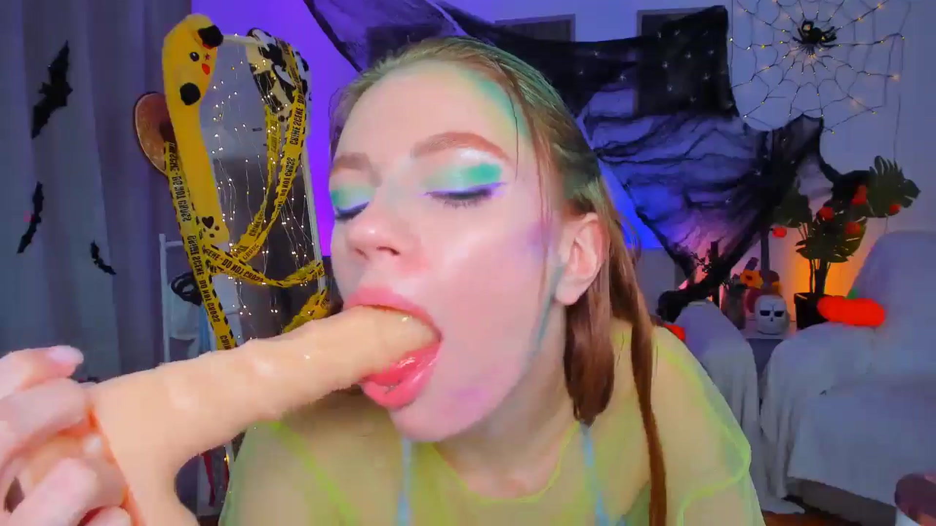 Gallery image thumbnail from Alyssa_Smit's myfreecams stream on, 10/31/2024, 12:50 image 11 of 20