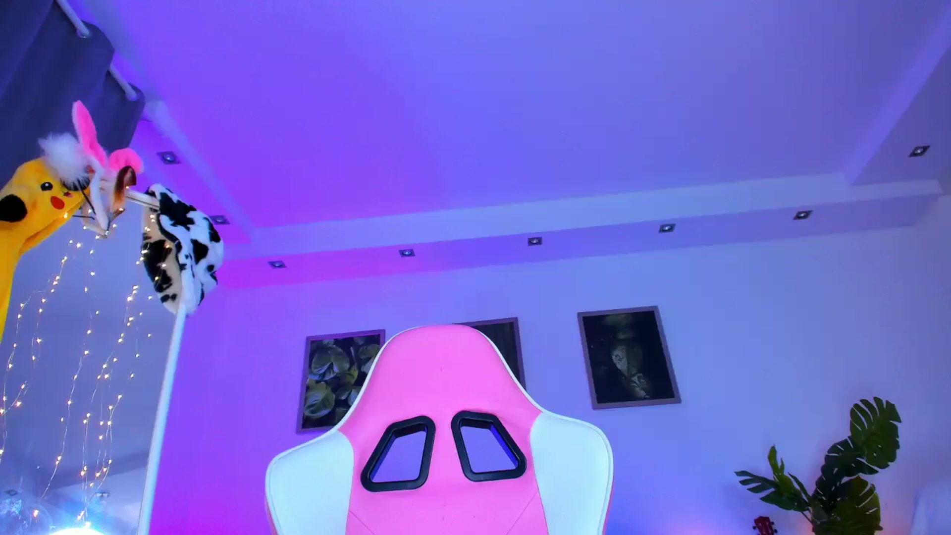 Gallery image thumbnail from Alyssa_Smit's myfreecams stream on, 11/07/2024, 13:43 image 3 of 20