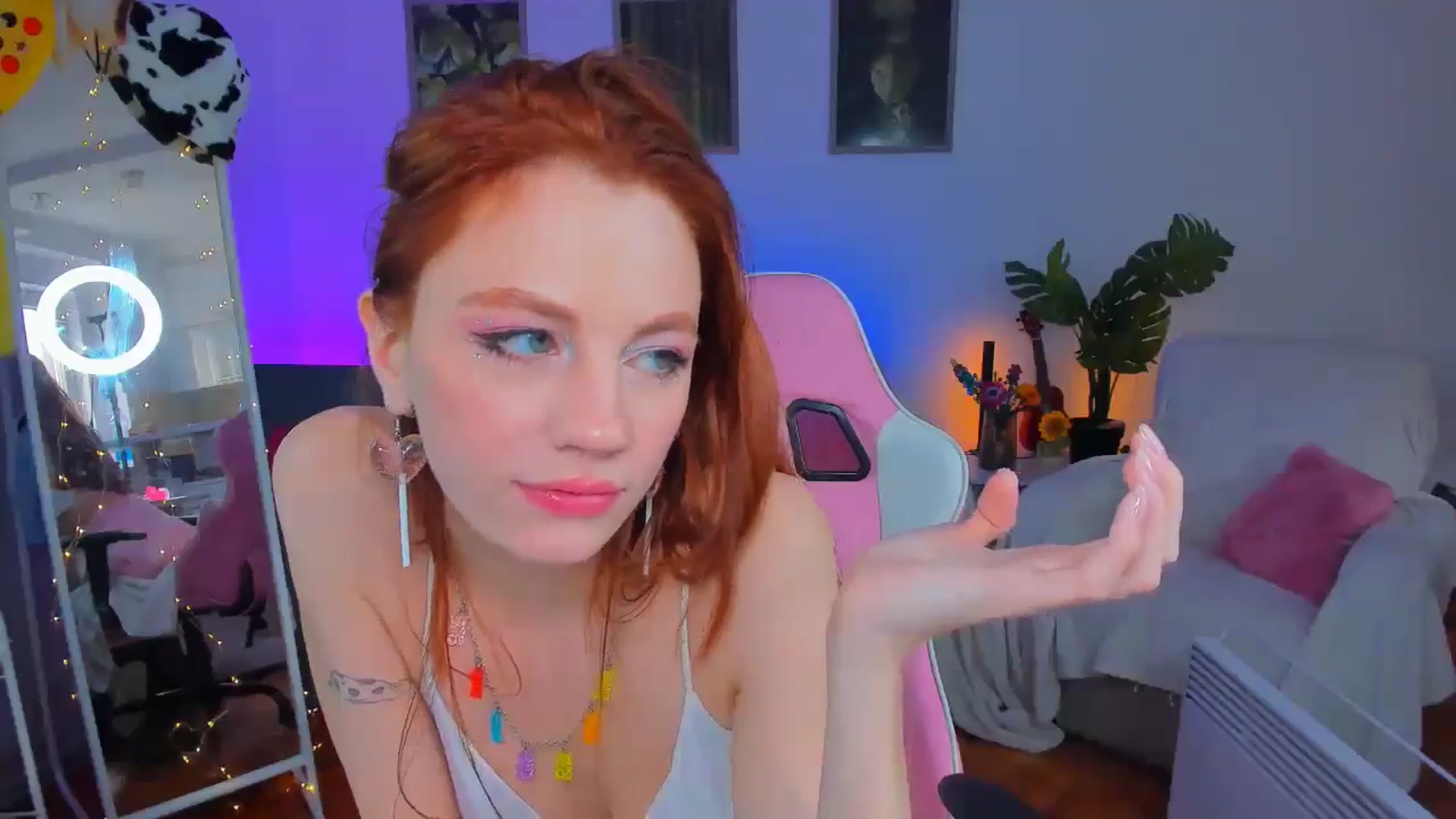 Gallery image thumbnail from Alyssa_Smit's myfreecams stream on, 11/27/2024, 11:43 image 11 of 20