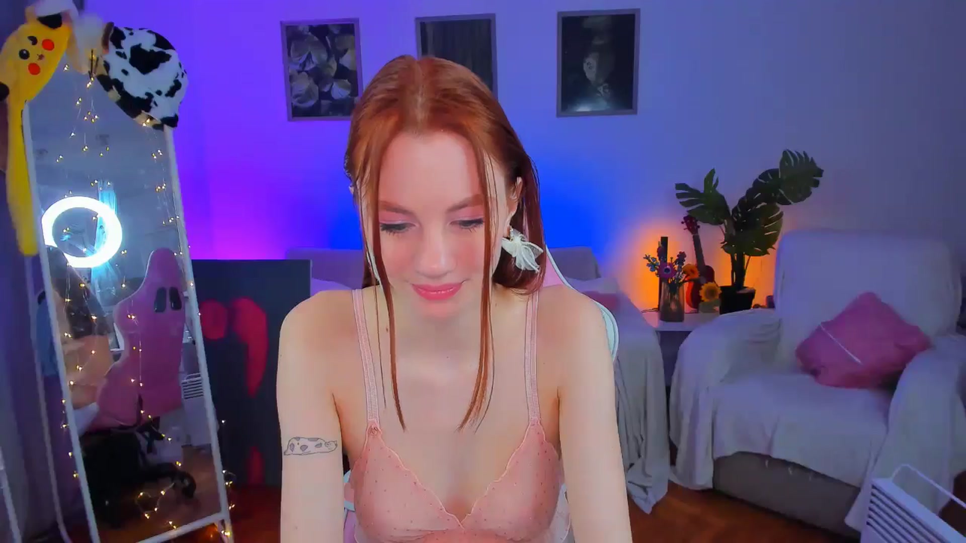 Gallery image thumbnail from Alyssa_Smit's myfreecams stream on, 11/28/2024, 13:43 image 17 of 20