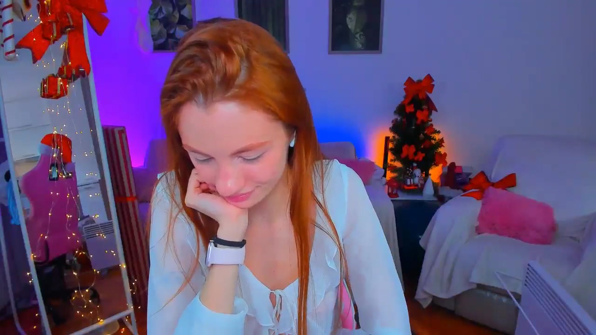 Gallery image thumbnail from Alyssa_Smit's myfreecams stream on, 12/18/2024, 11:56 image 8 of 20