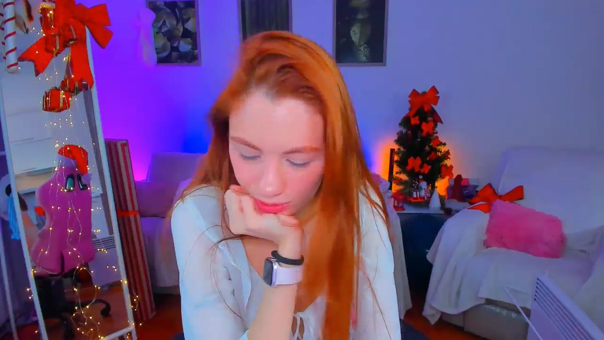 Gallery image thumbnail from Alyssa_Smit's myfreecams stream on, 12/18/2024, 11:56 image 11 of 20