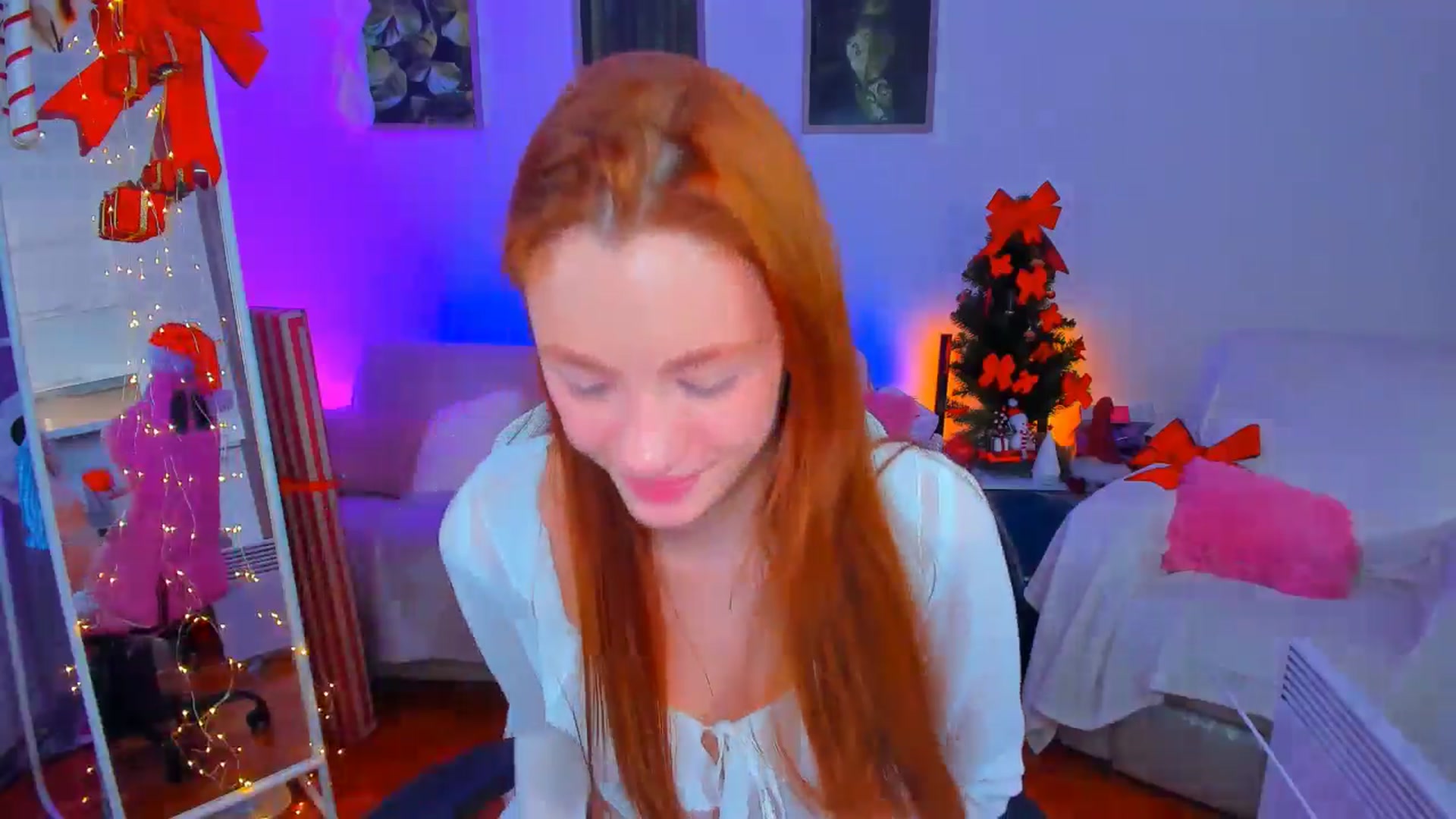 Gallery image thumbnail from Alyssa_Smit's myfreecams stream on, 12/18/2024, 11:56 image 2 of 20