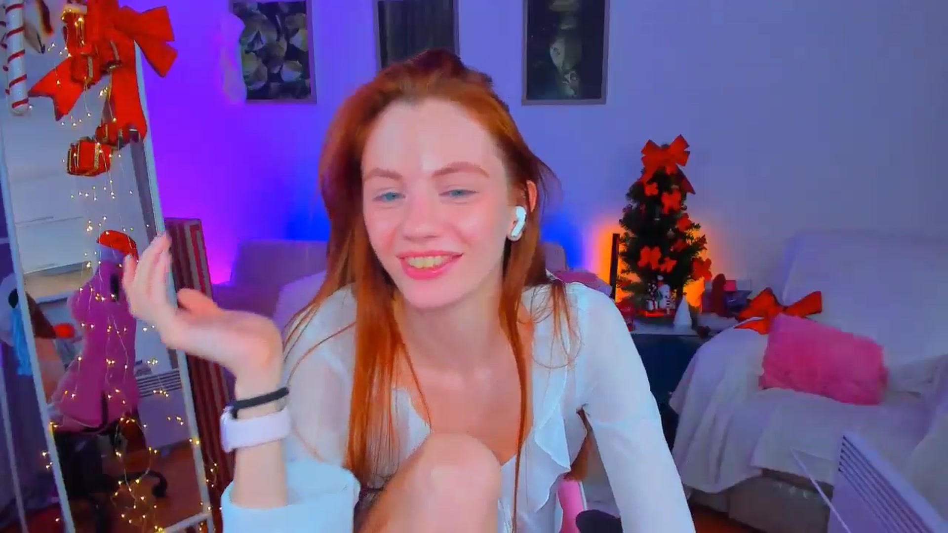 Gallery image thumbnail from Alyssa_Smit's myfreecams stream on, 12/18/2024, 11:56 image 14 of 20