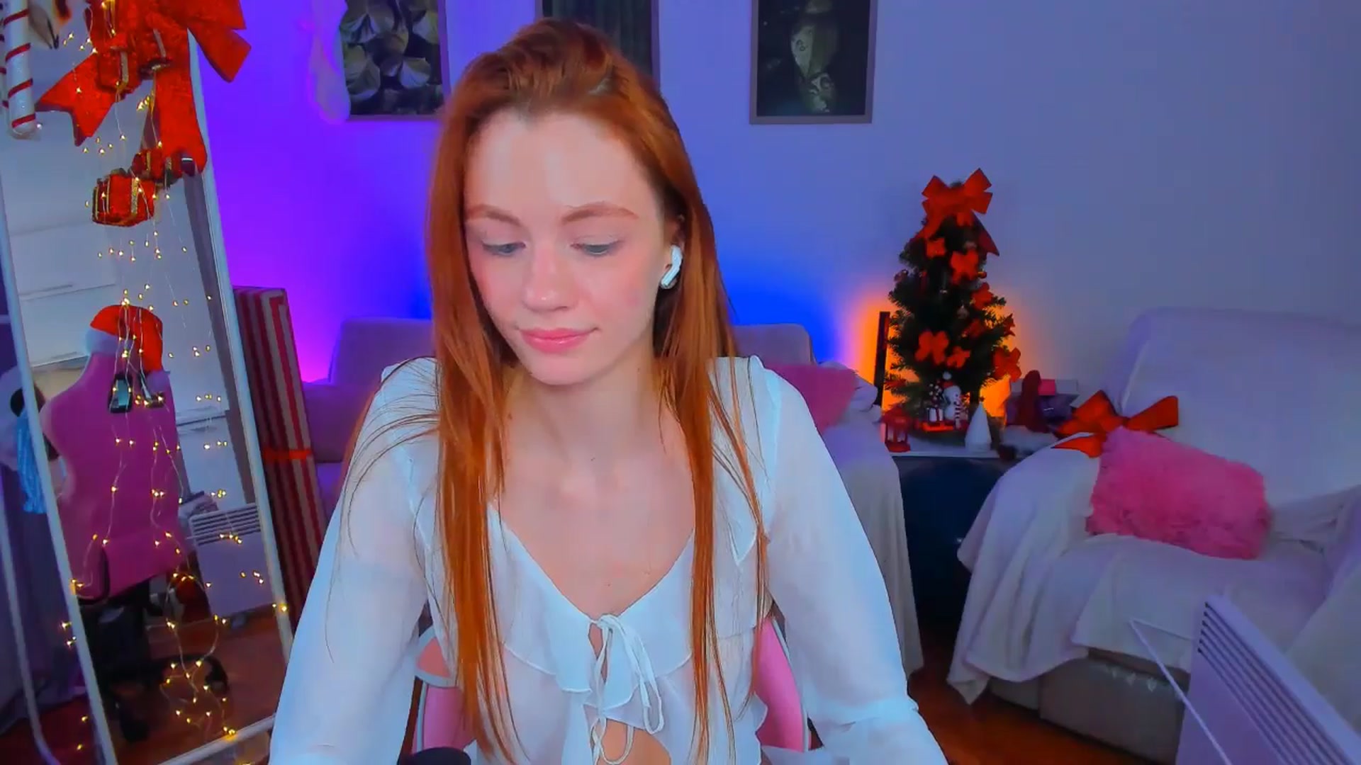 Gallery image thumbnail from Alyssa_Smit's myfreecams stream on, 12/18/2024, 11:56 image 6 of 20